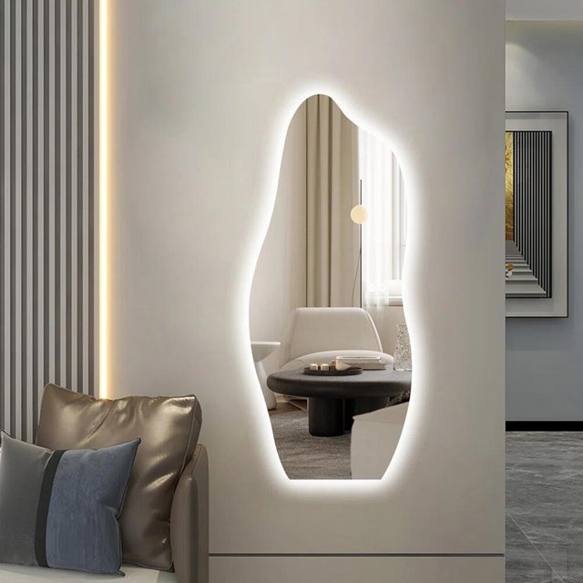 Espejo de baño irregular con luz LED funcional Kumo 50x130 cm con antivaho, táctil color plata