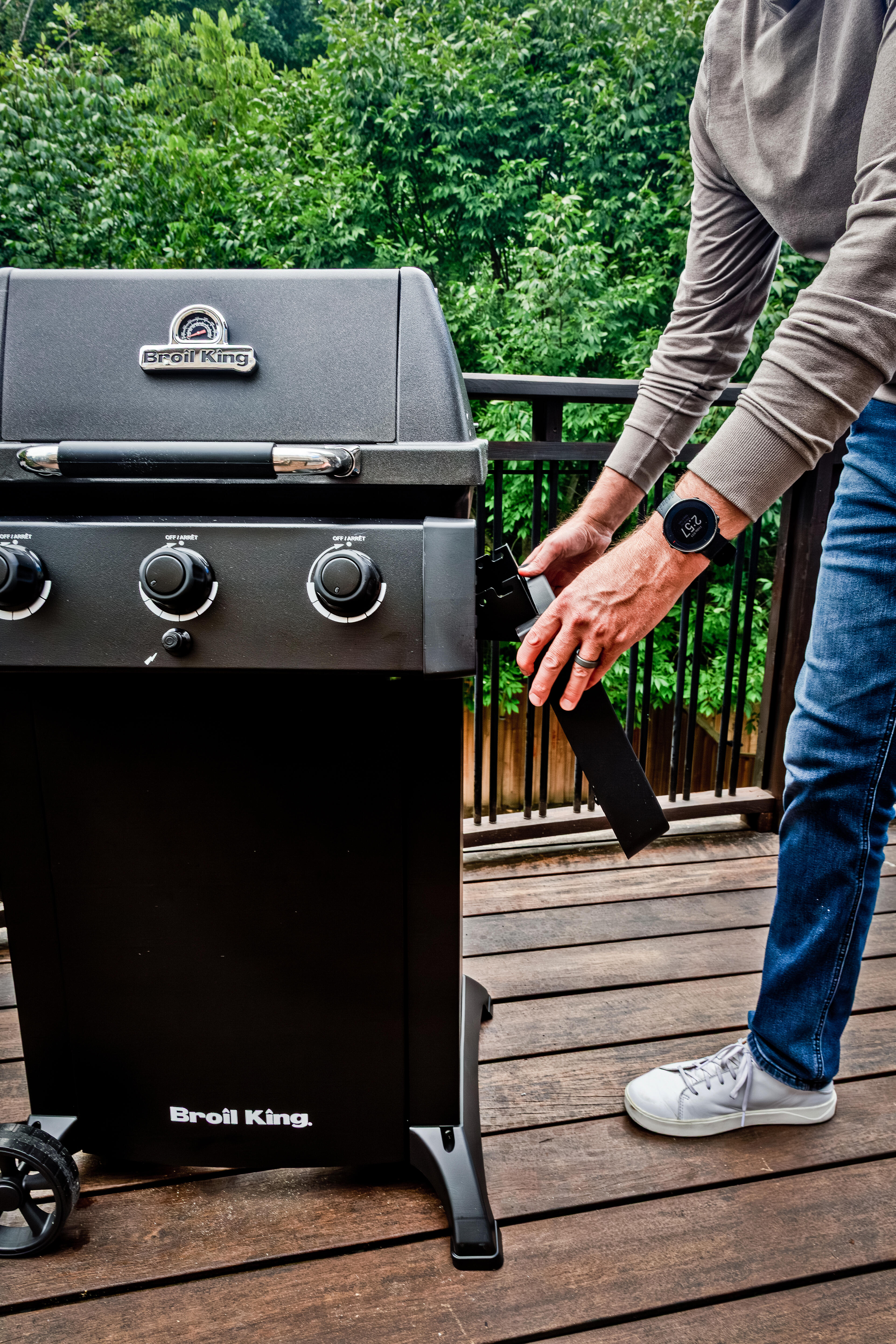 Barbecue a gás com 3 queimadores Broil King Gem 310 - 38