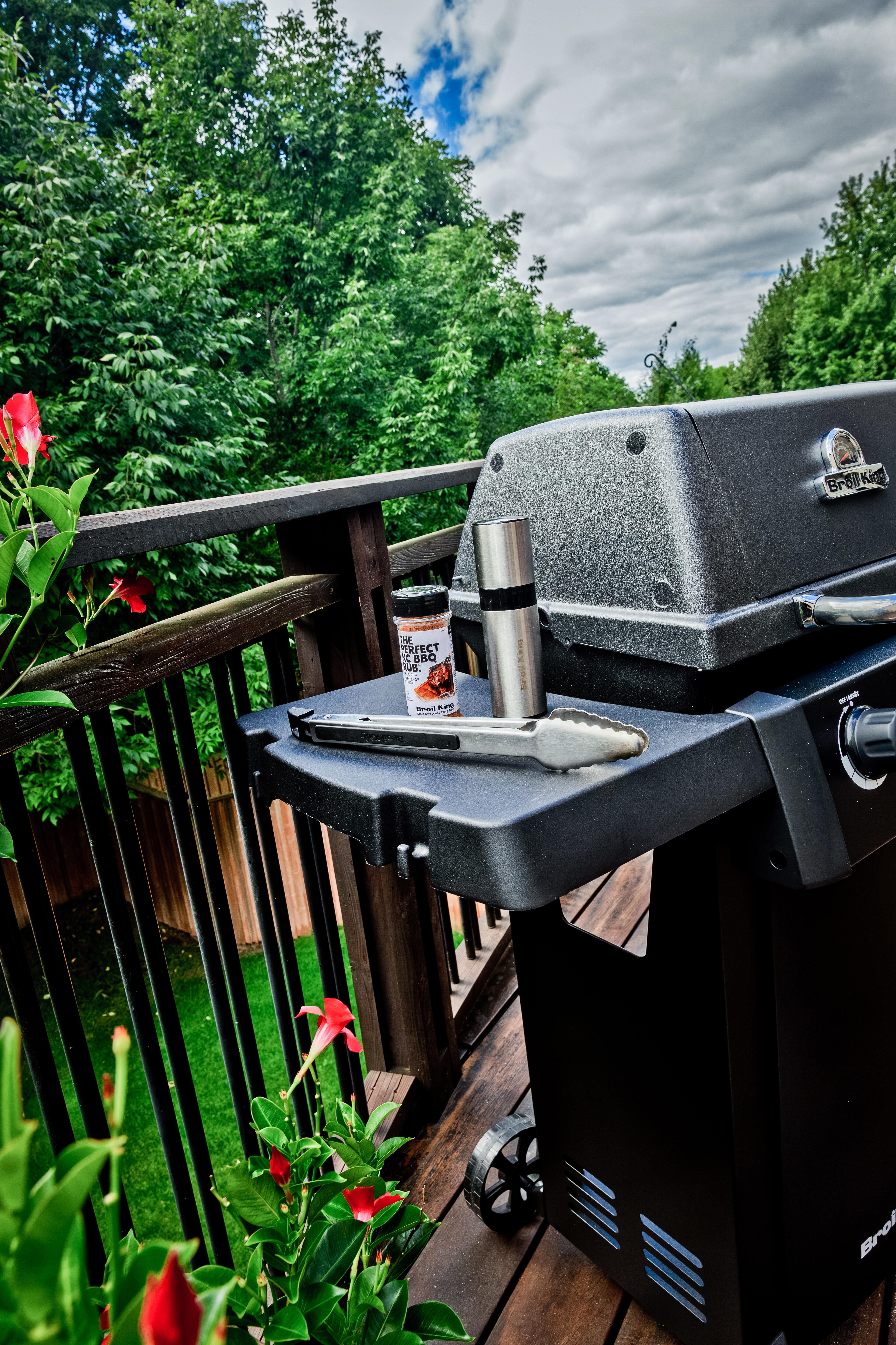 Barbecue a gás com 3 queimadores Broil King Gem 310 - 35