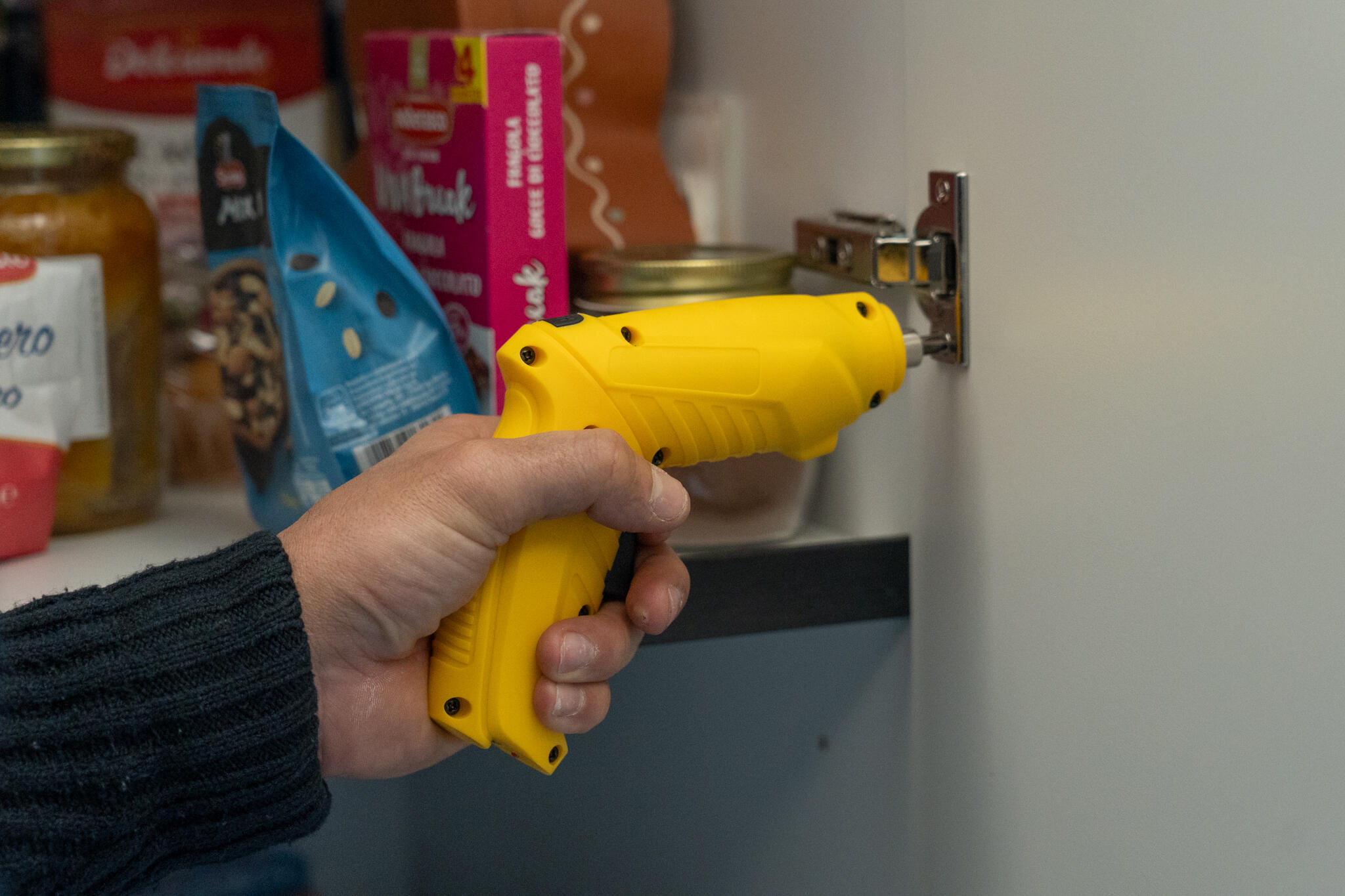 Avvitatore Multiuso con kit 46 accessori 5 V 1.2 Ah 1 batteria in valigetta in plastica - 4