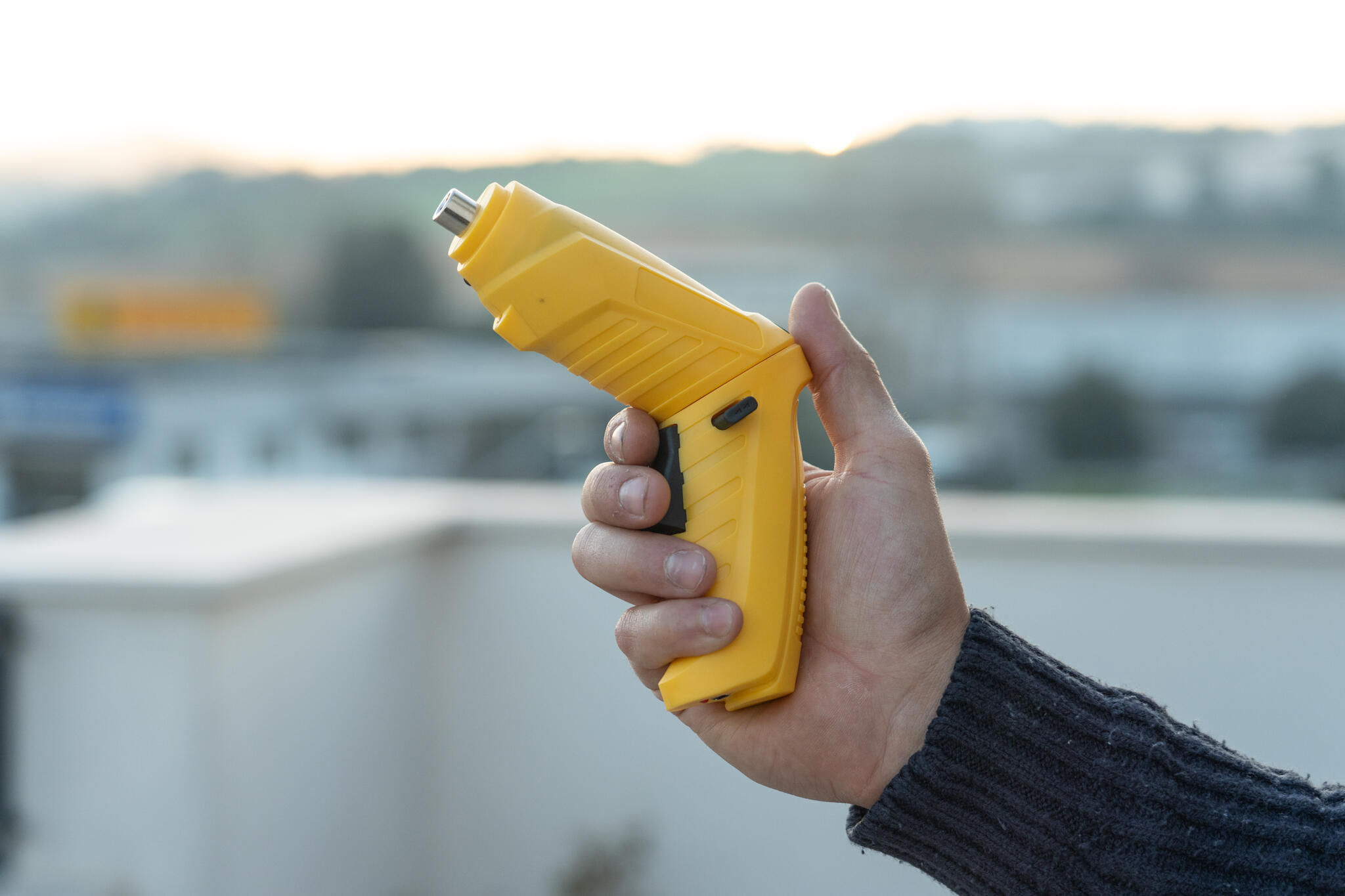 Avvitatore Multiuso con kit 46 accessori 5 V 1.2 Ah 1 batteria in valigetta in plastica - 3