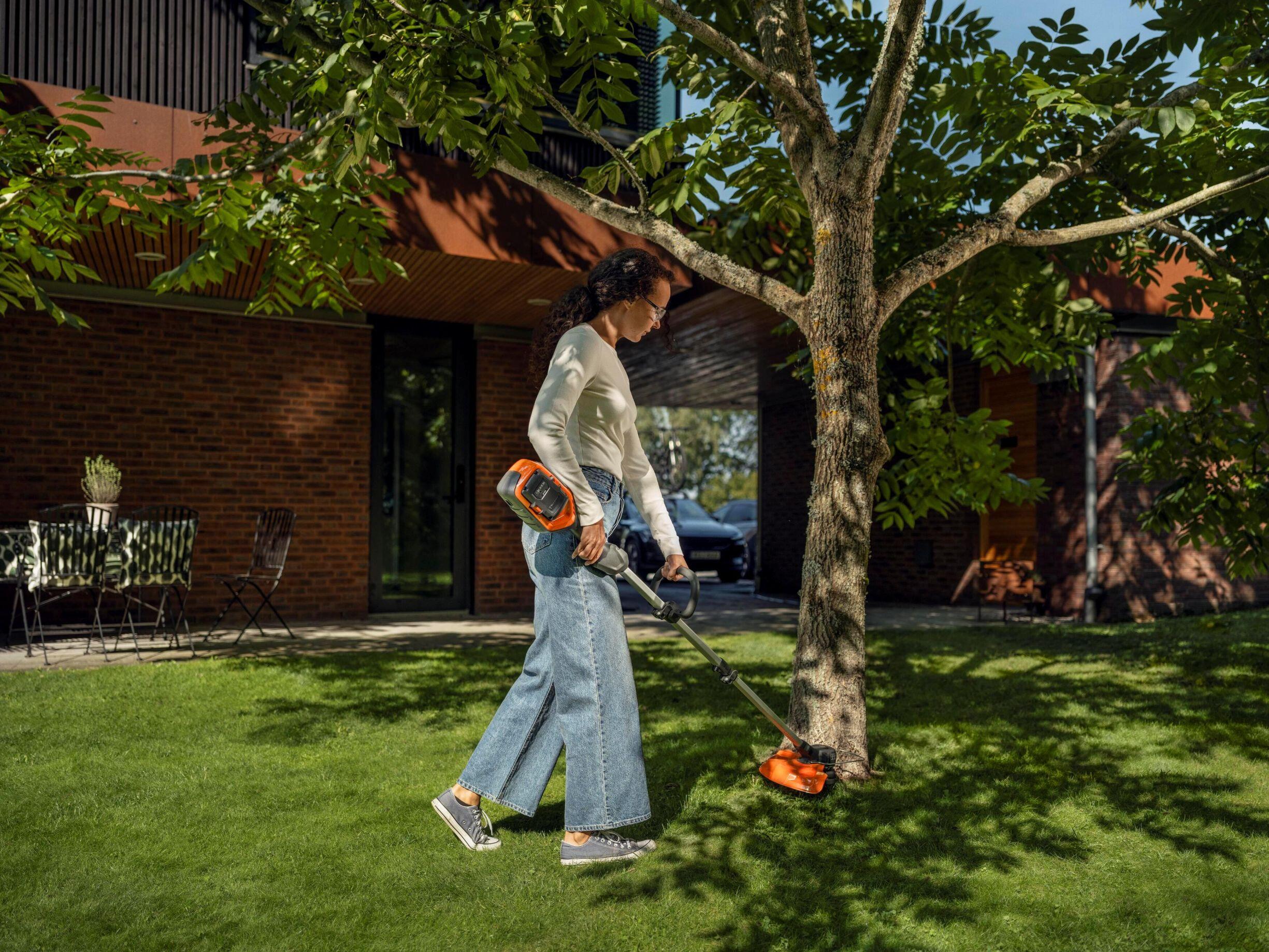 Coupe-bordures à batterie HUSQVARNA 215IL nu - 2