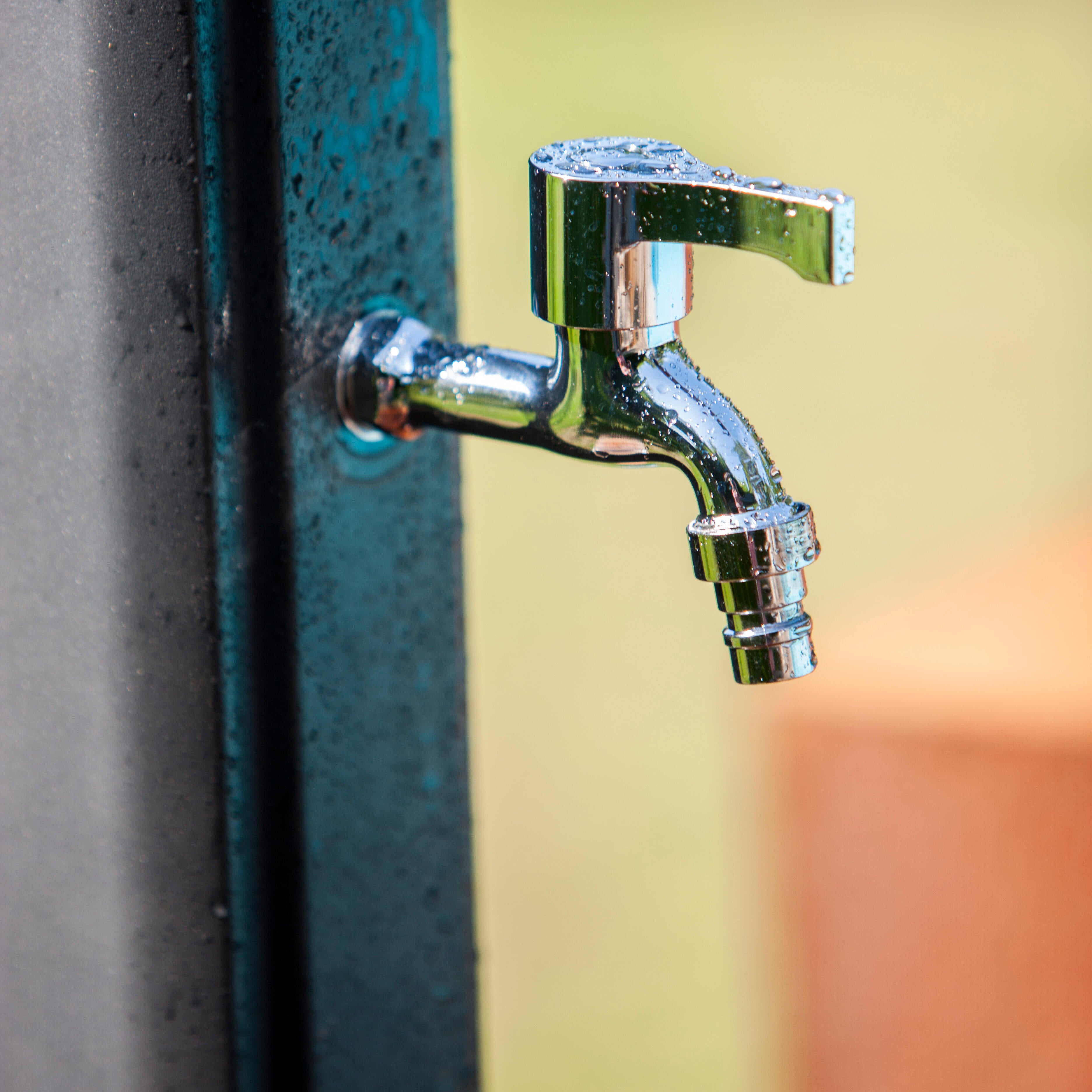 Ducha solar GRE de PVC de 25 L con lavapiés - 2