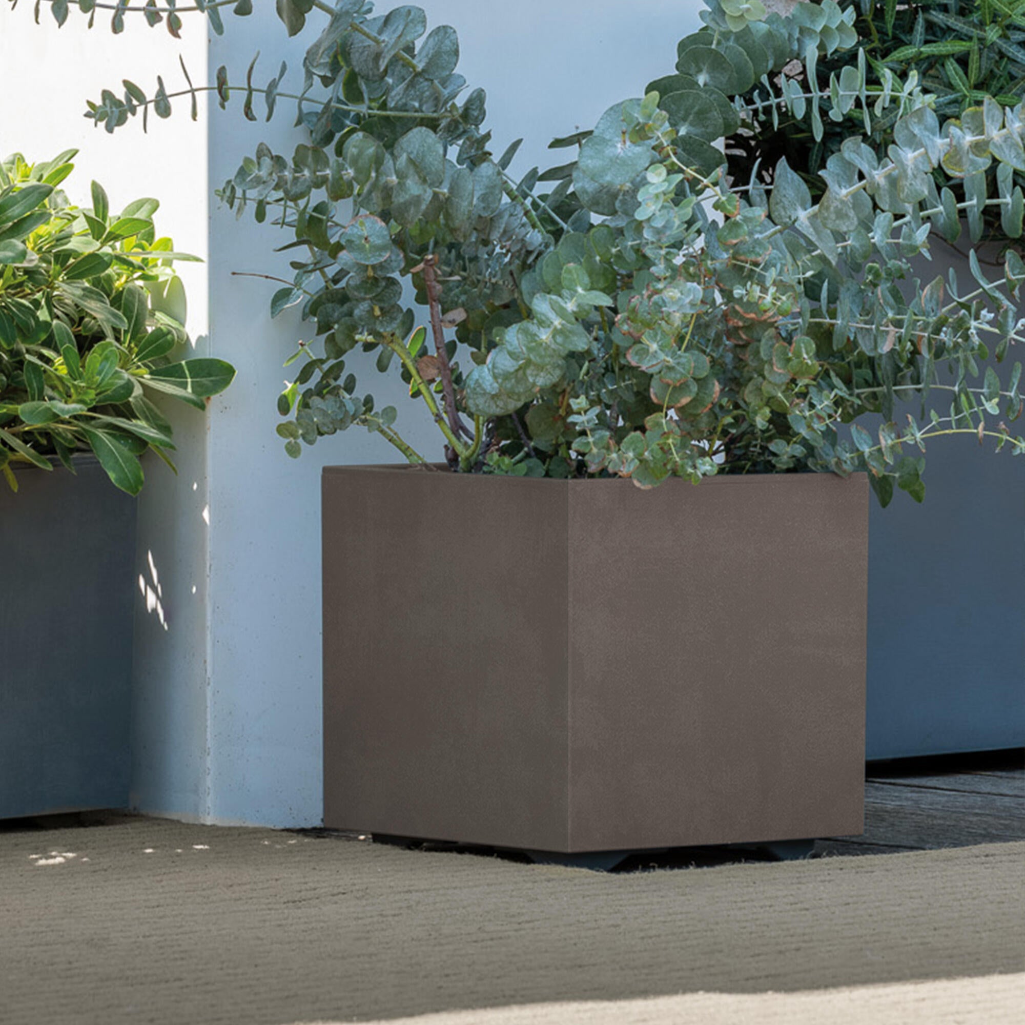 Maceta cuadrada de polipropileno DEROMA CUBO MILLENNIUM R SANDSTONE 25cm marrón - 3