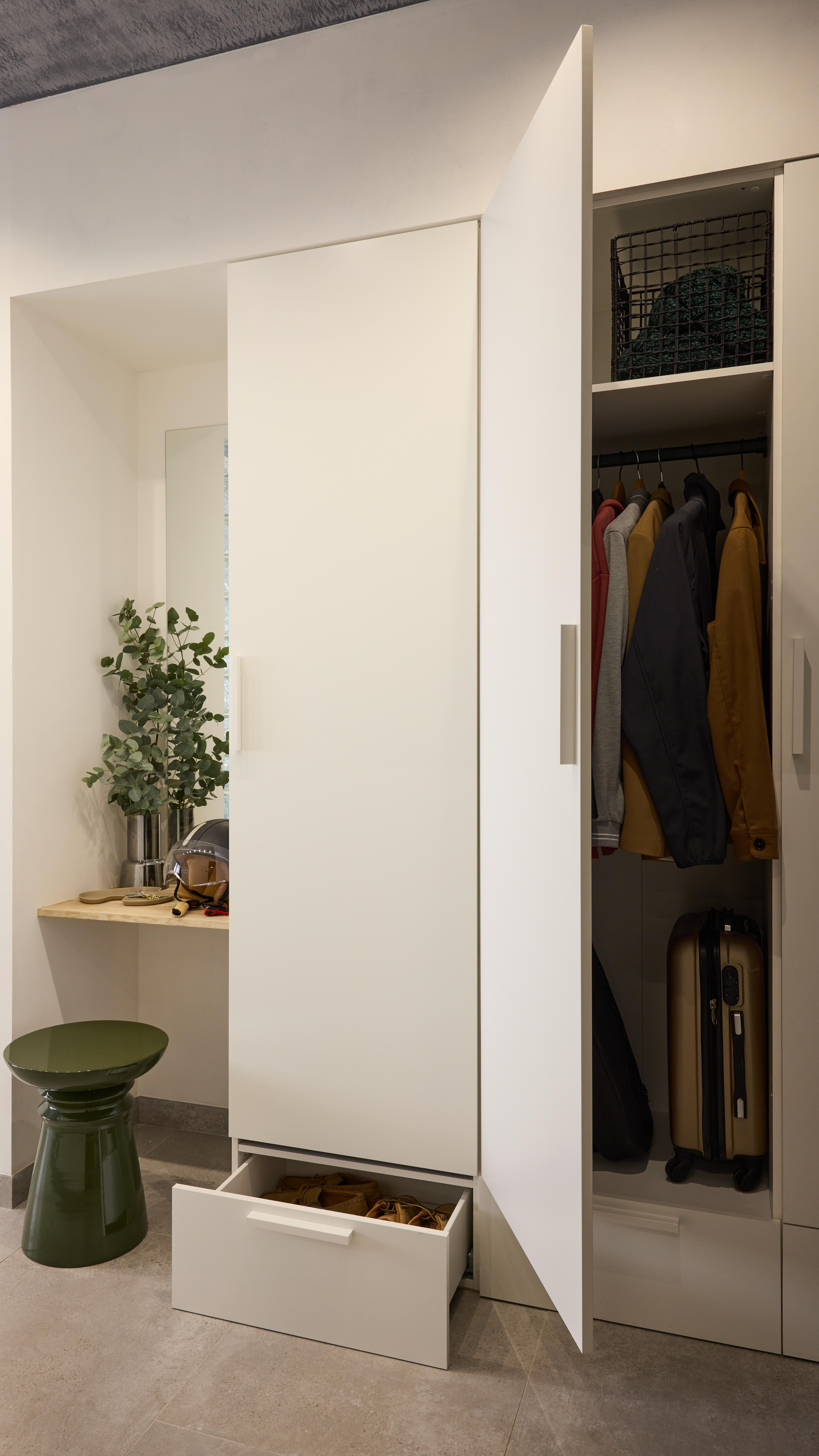 Porta roupeiro de bater Spaceo Evo'M 59.7x204.5cm branco mate - 8