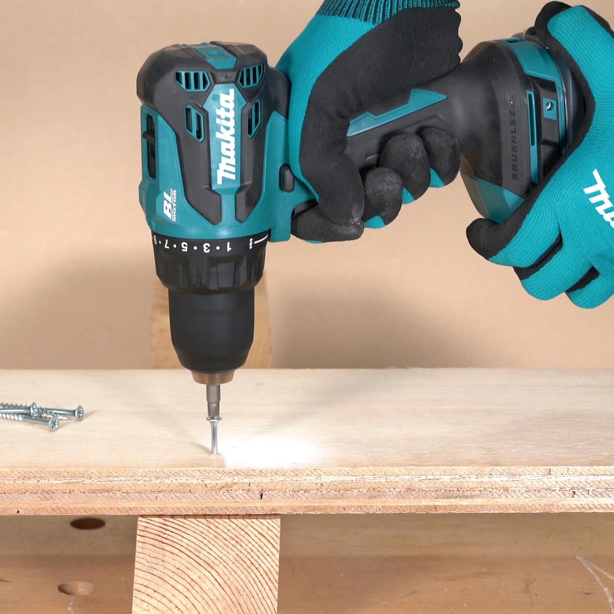 Perceuse visseuse sans fil 18V2X5AH - MAKITA - DDF490RTJ  - 3
