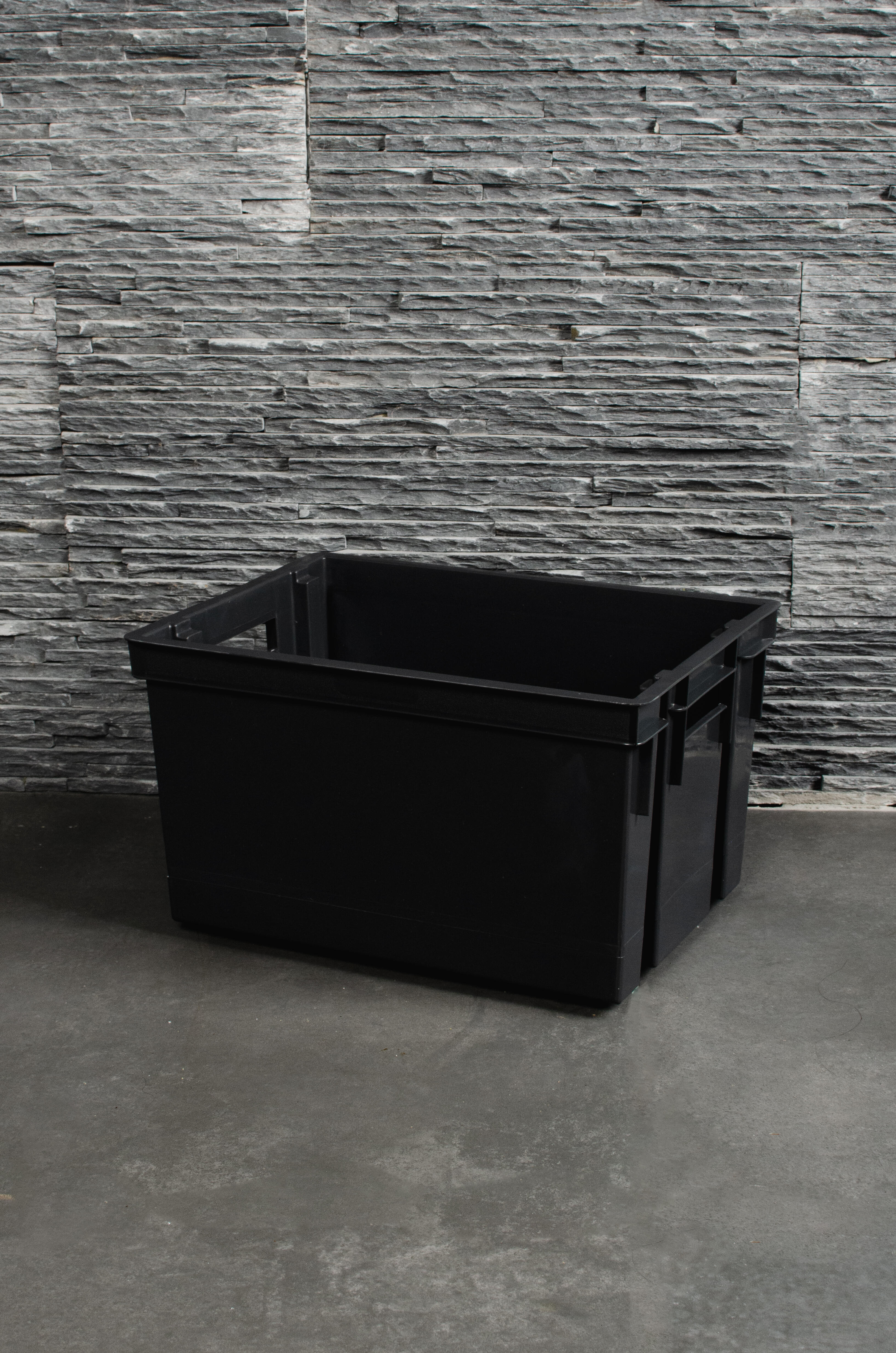 Bac de rangement plastique gris 20 L 39 x 29 x H.23 cm - 3