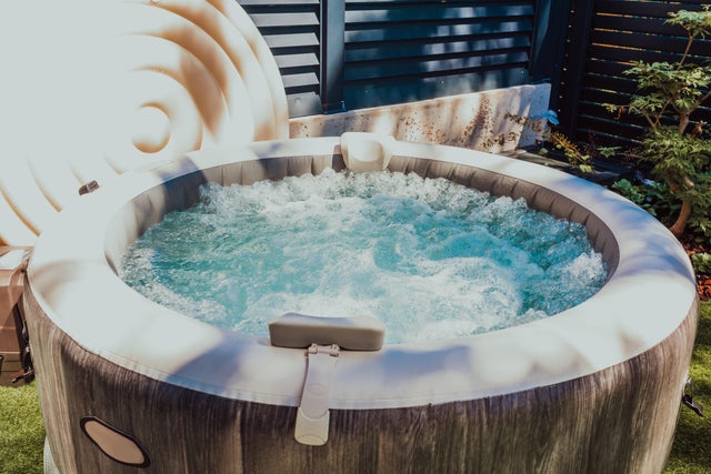 Dmuchane jacuzzi do ogrodu