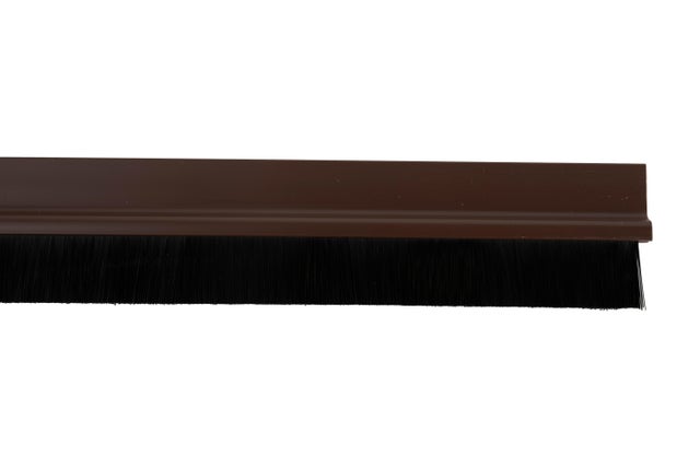 Veda porta adesivo AXTON PVC ESCOVA 1M CASTANHO