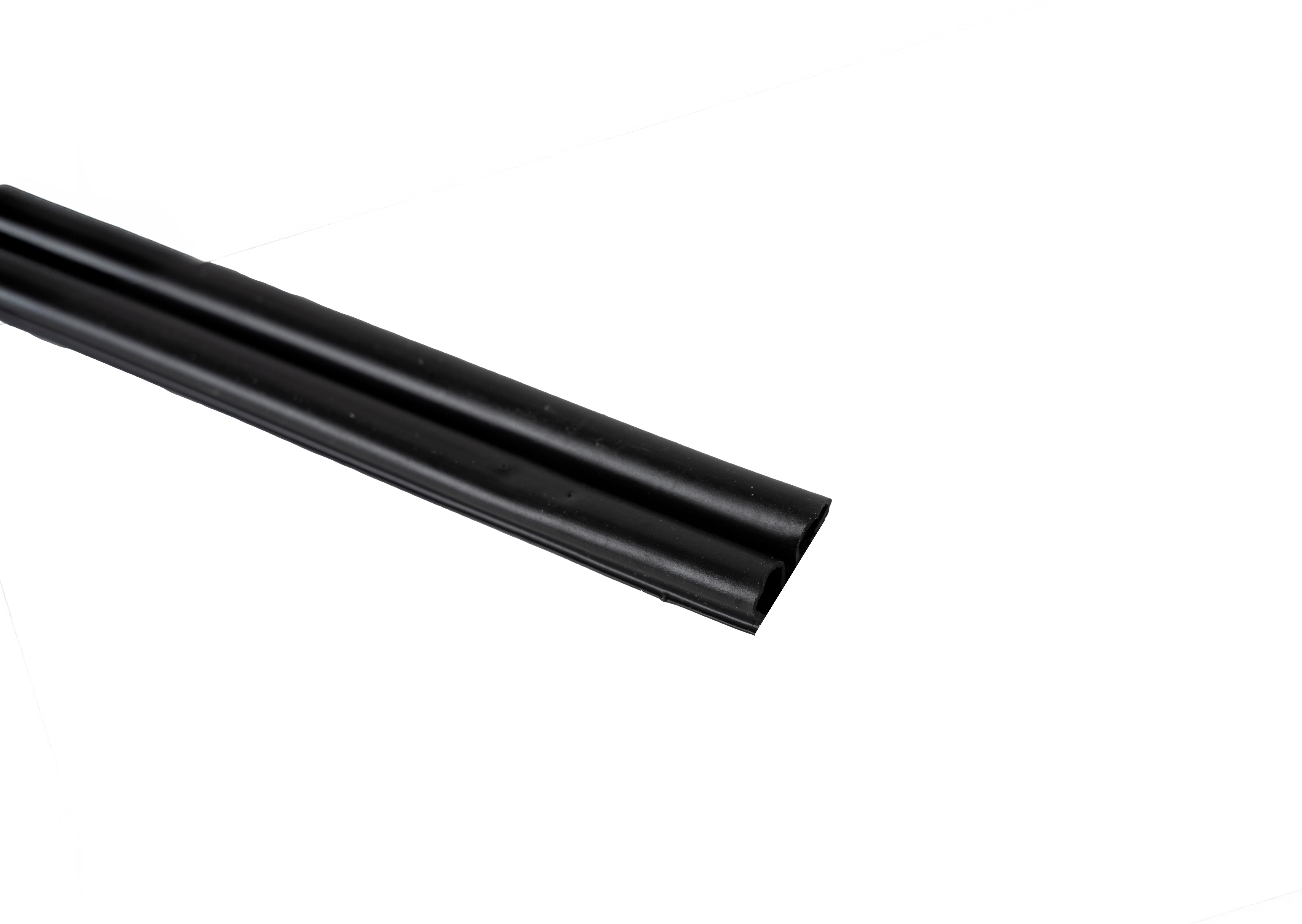 Burlete para ventanas y puertas AXTON adhesivo en color negro, 9 mm de anchura x 6 m de longitud. Impide el paso del agua. Perfil junta O. Recortable. Tipo de instalación encolado. - 9