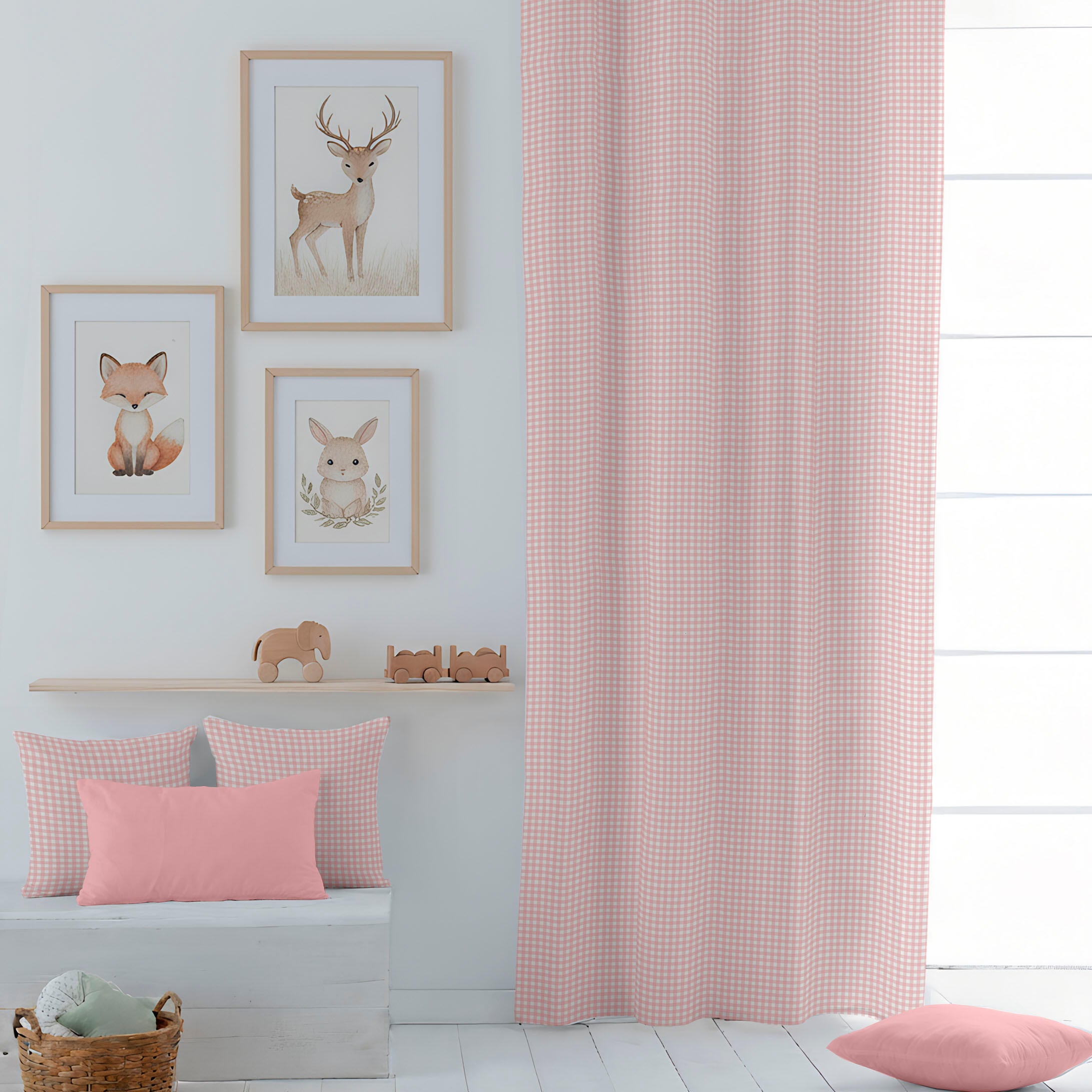 Cortina infantil con ojales vichy rosa de 140x260 cm