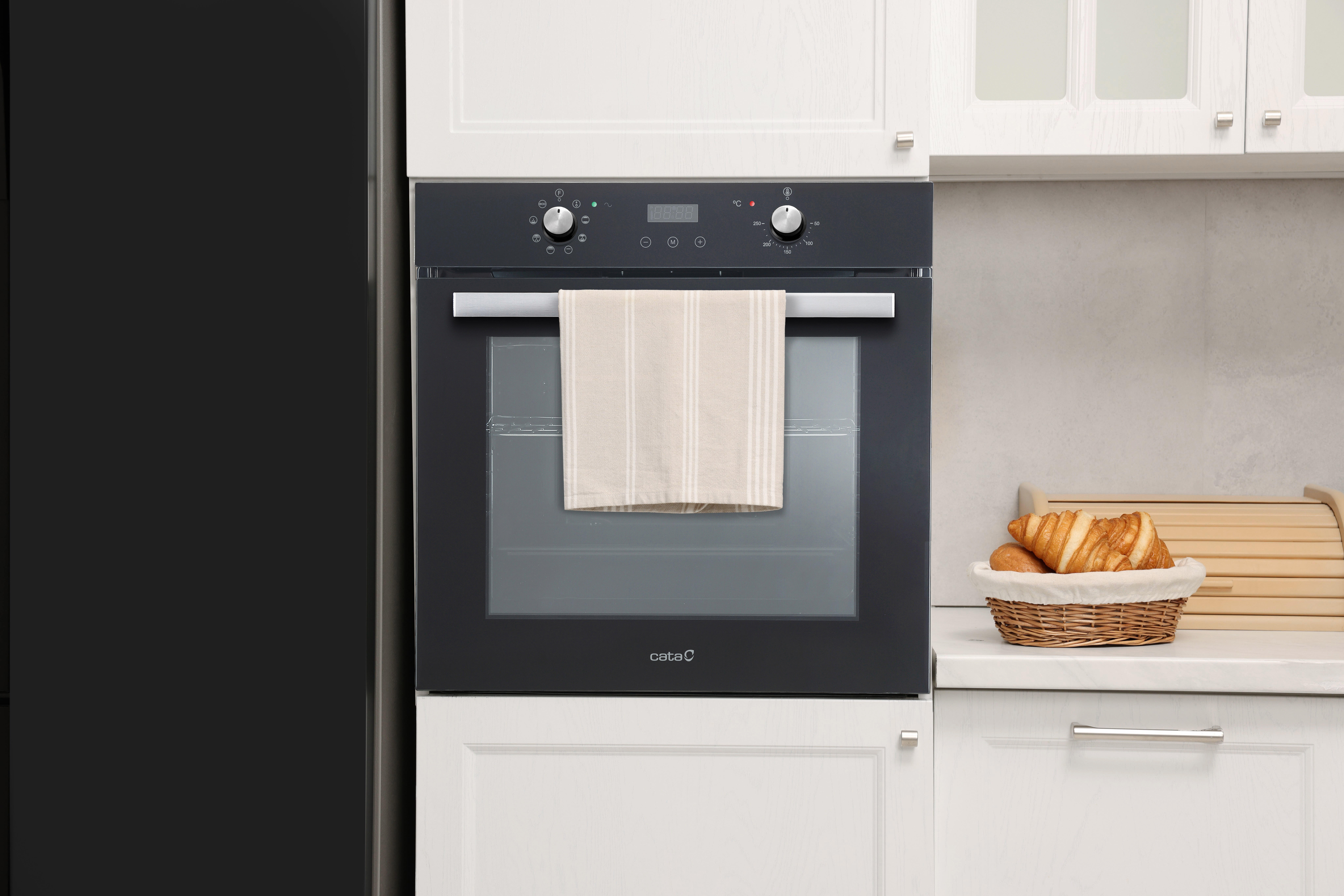 Forno de encastrar multifunções 59.5 x 54.7 x  59.5 cm preto Cata MDHS 706 - 6