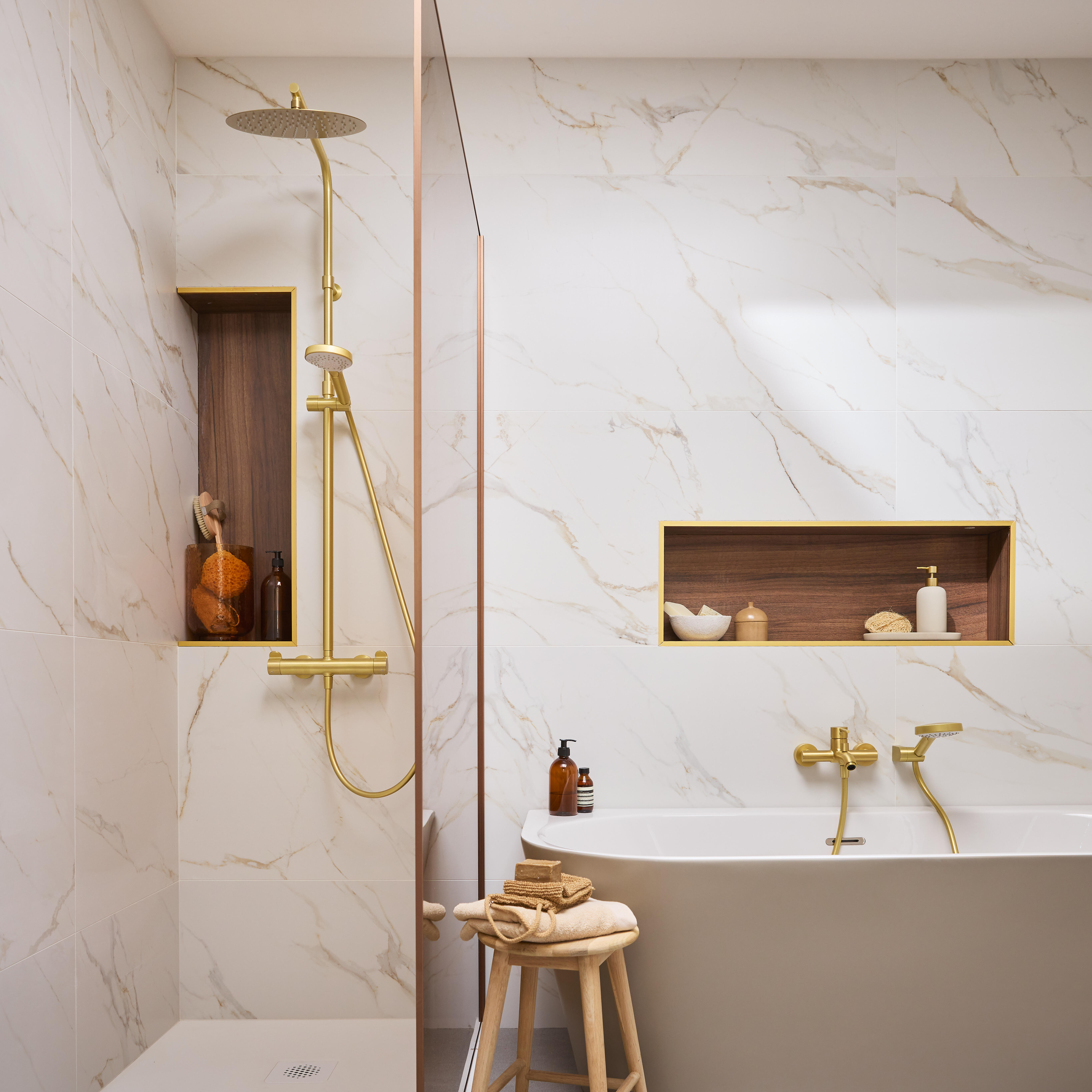 Conjunto de duche com torneira termostática dourado Sensea Icone - 13