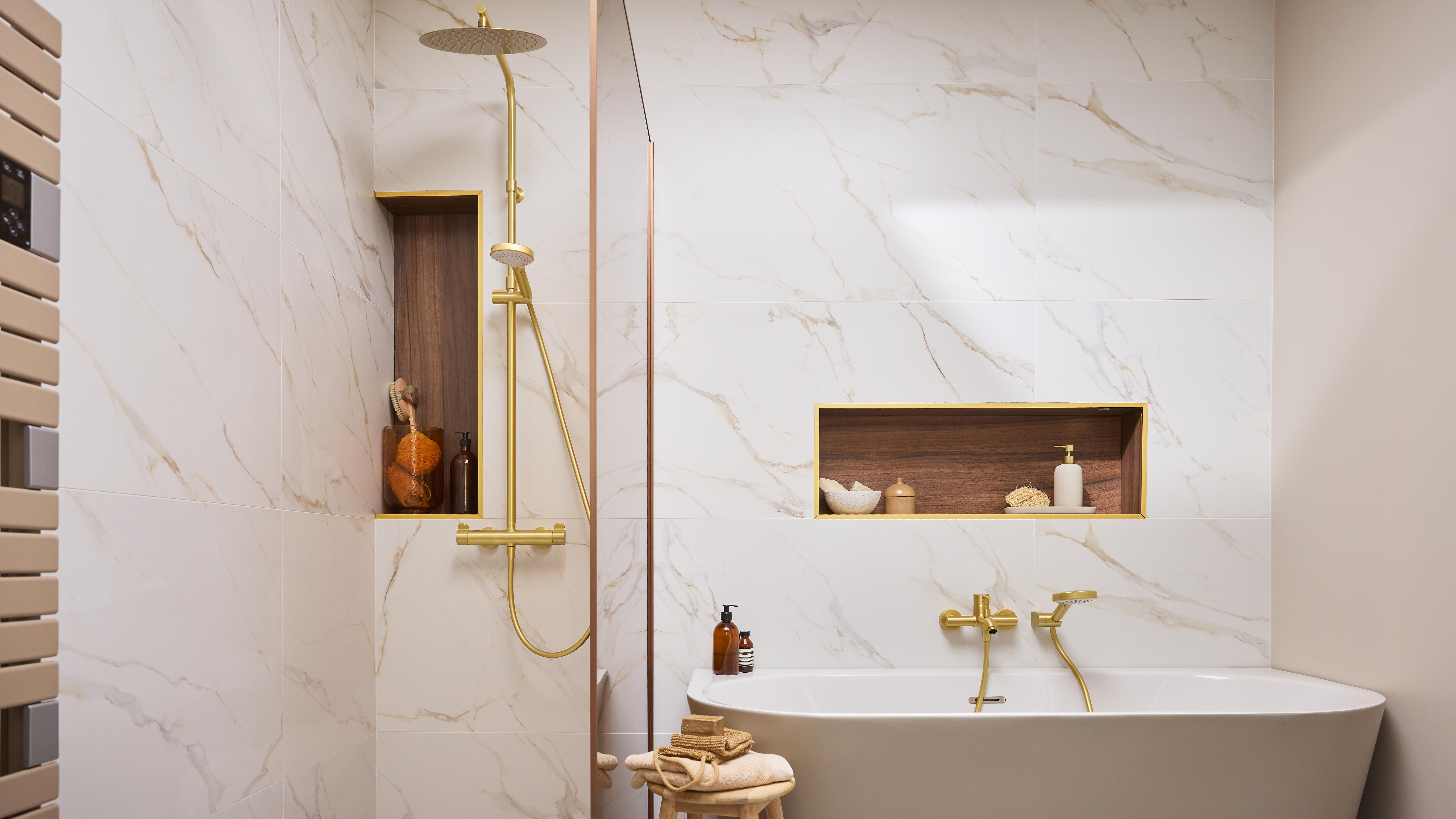 Conjunto de duche com torneira termostática dourado Sensea Icone - 12