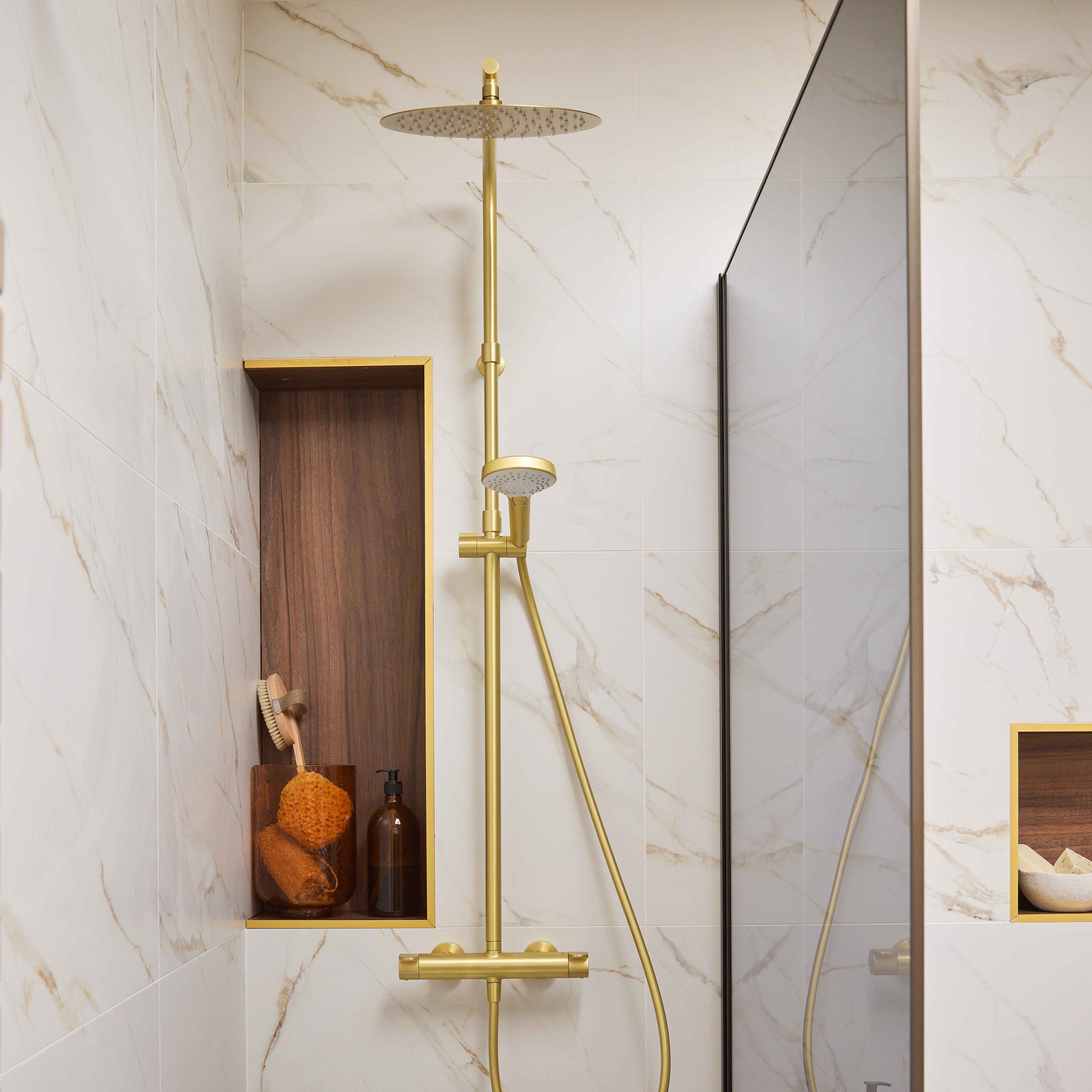 Conjunto de duche com torneira termostática dourado Sensea Icone - 11