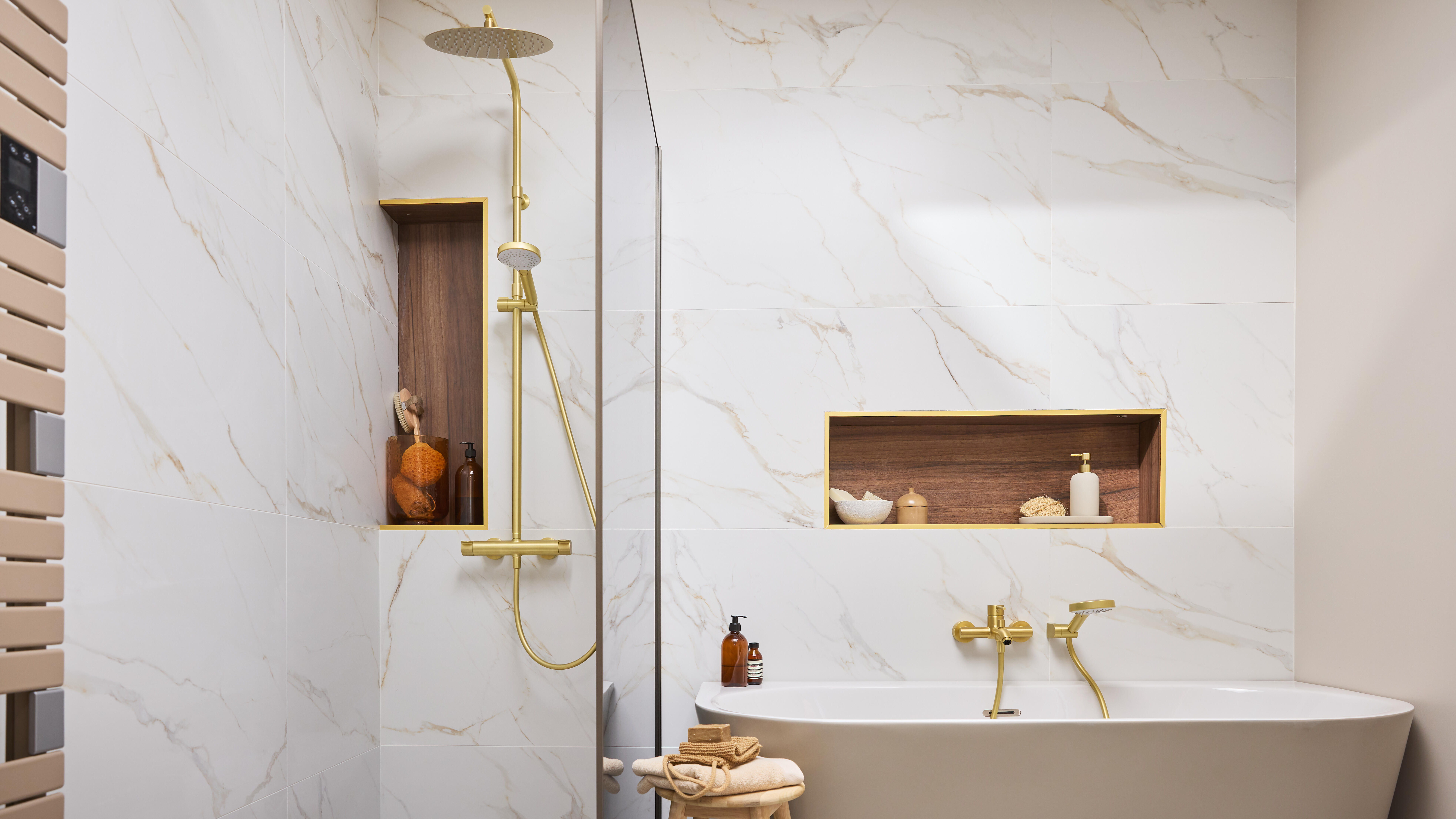 Conjunto de duche com torneira termostática dourado Sensea Icone - 3