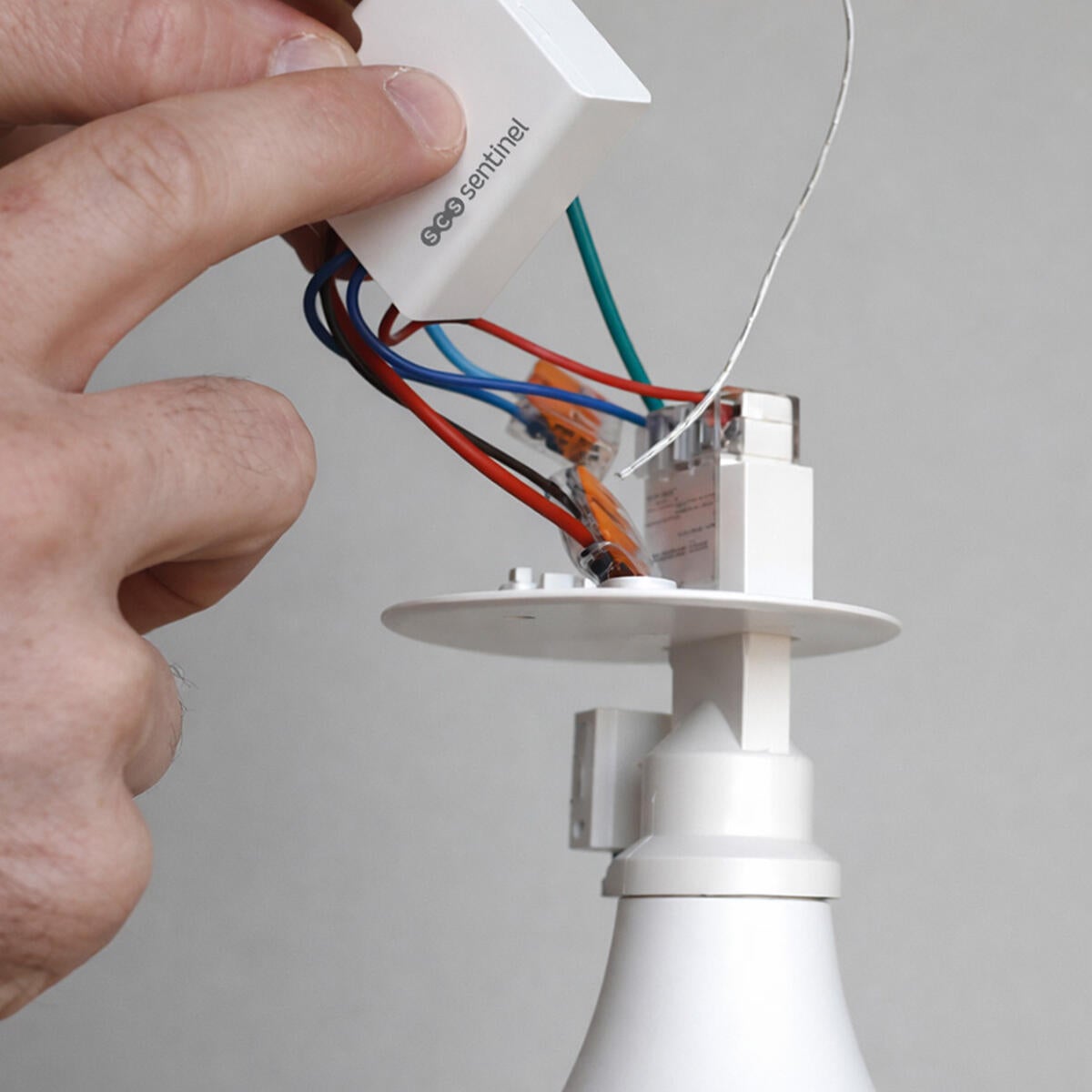 Compact et simple à installer - 4