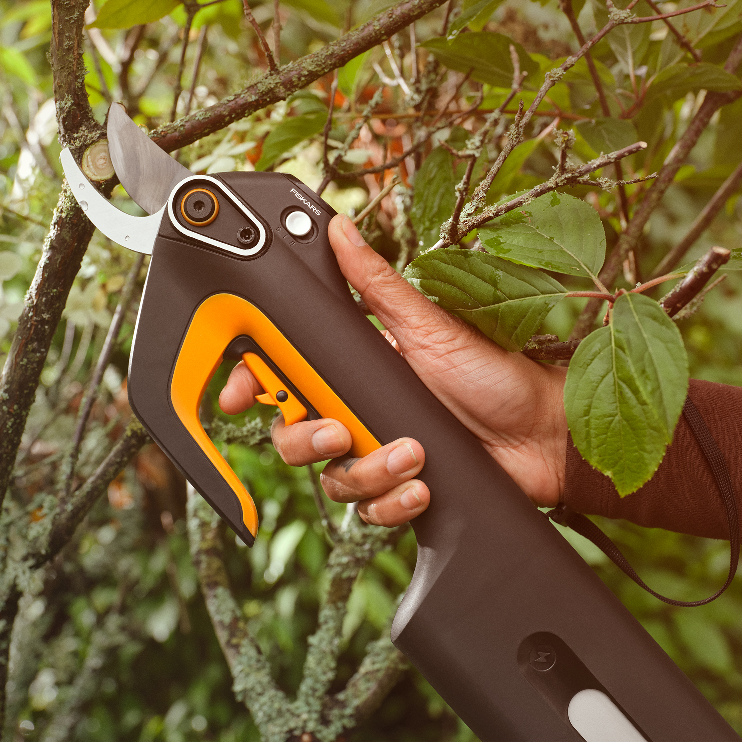 Sekator elektryczny Fiskars L 12V-4Ah (samo urządzenie) - 3