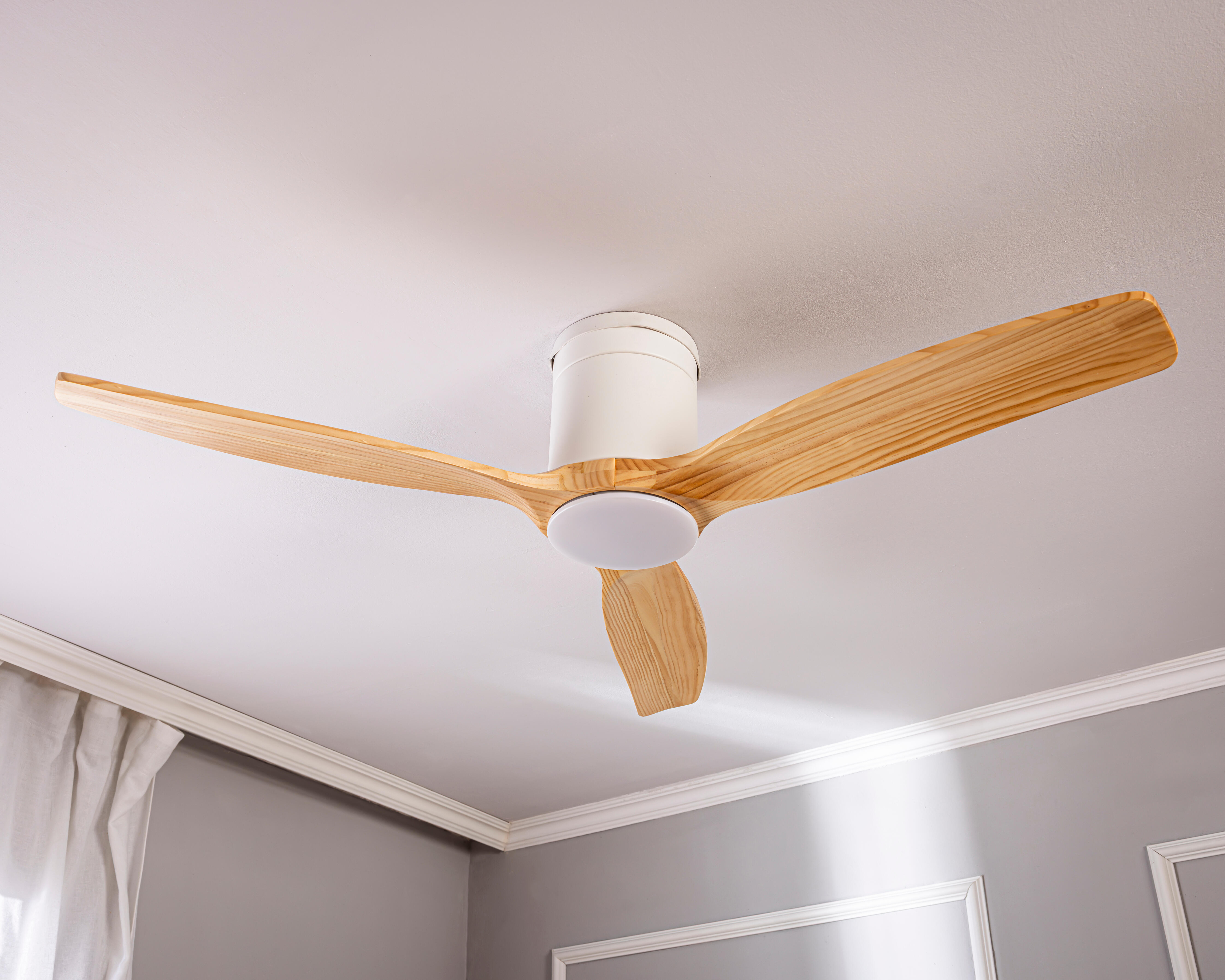 Ventoinha de teto com lâmpada incluída silenciosa D122 cm 2700 Lm IP44 Madeira Gupini Inspire
 - 10