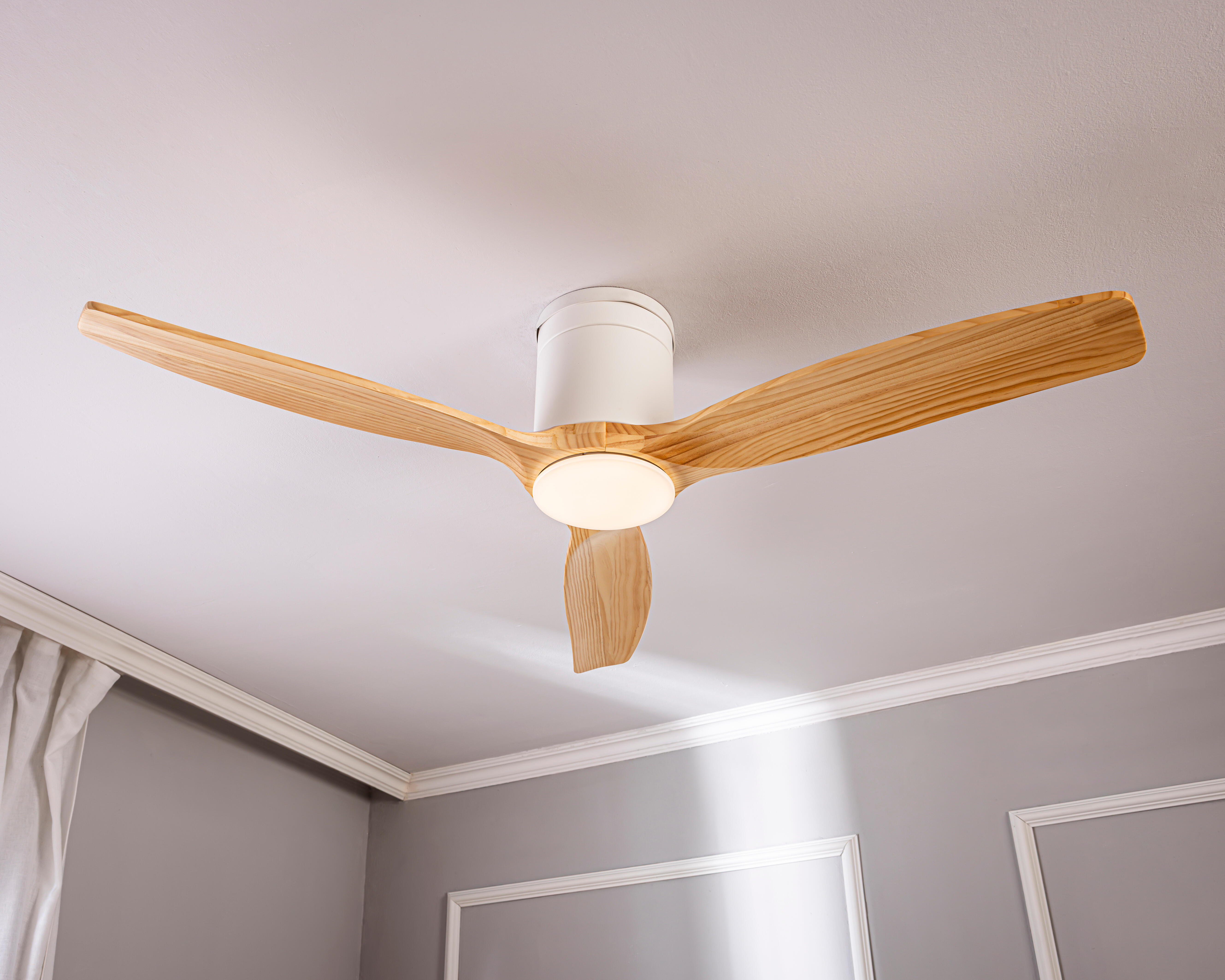 Ventoinha de teto com lâmpada incluída silenciosa D122 cm 2700 Lm IP44 Madeira Gupini Inspire
 - 11