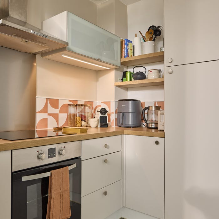 cuisine avec dalle color pop renolam 30x60 Artens terracota pattern