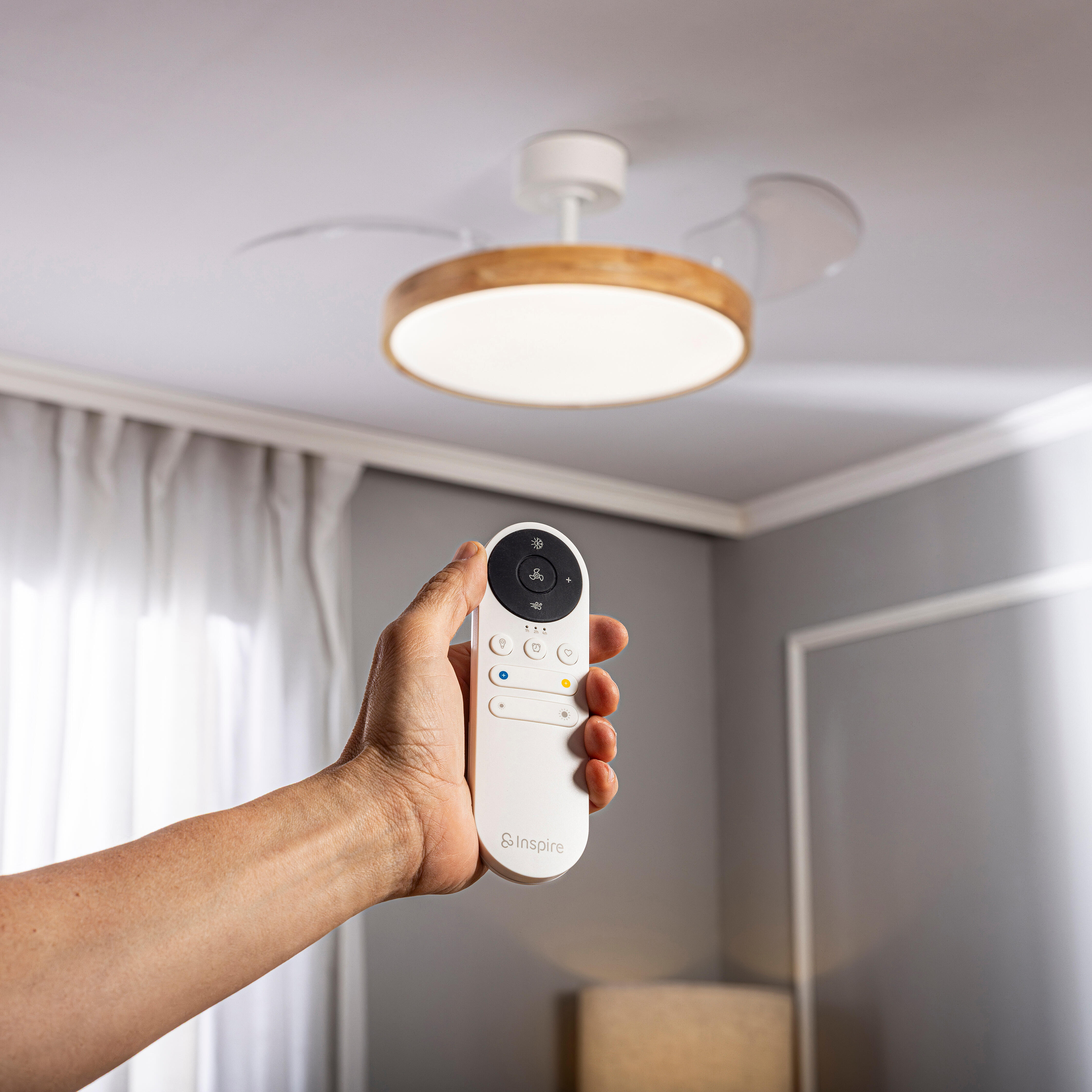 Ventilador de techo con luz silencioso DC 30W con mando ø106 cm Valam INSPIRE blanco y beige luz CCT 3 aspas retráctiles tipo lámpara| 6 velocidades| modo verano/invierno| temporizador| brisa| recomendado de 13 a 20m² - 7