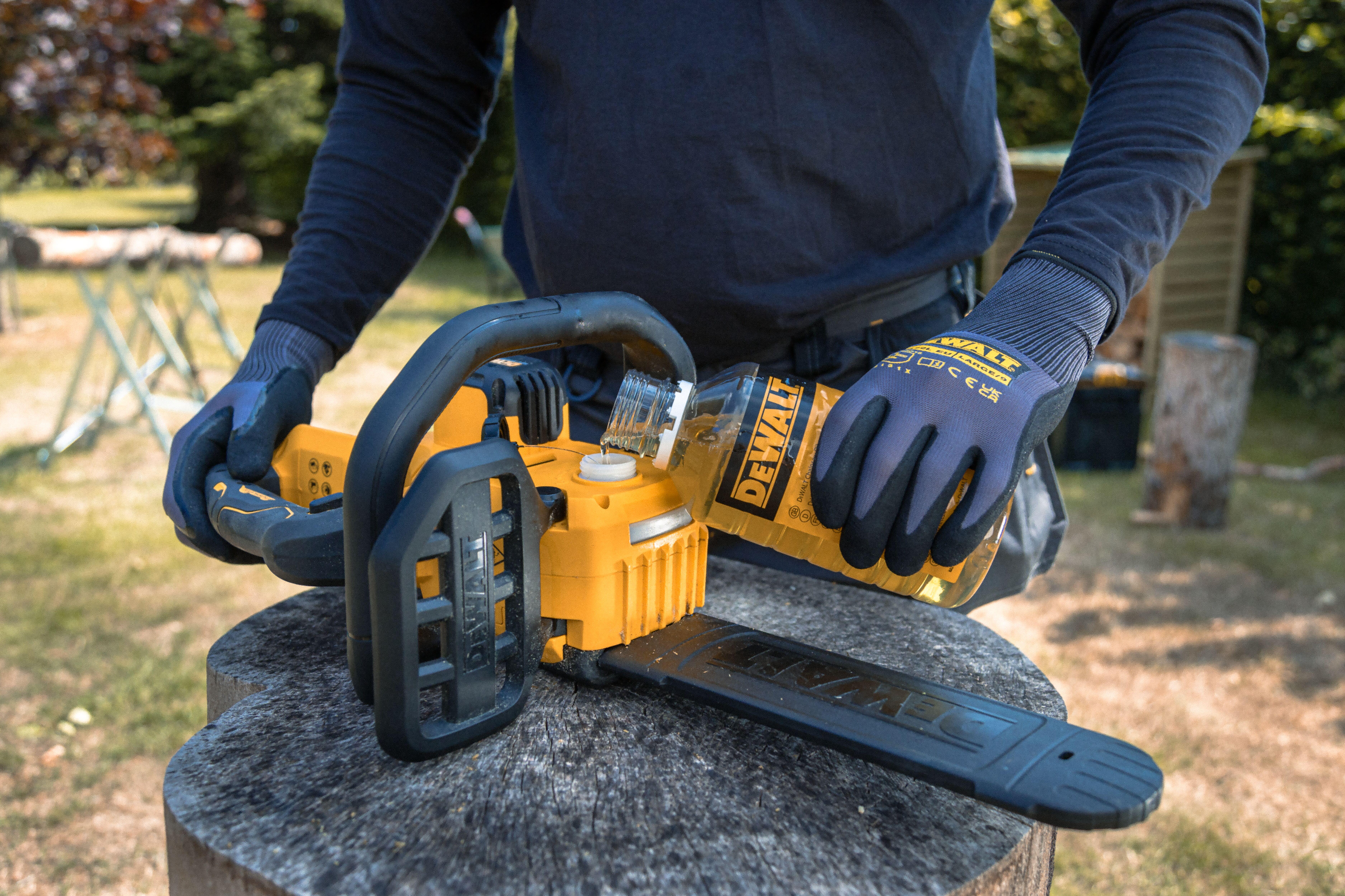 Tronçonneuse Compacte DEWALT XR 18V, Guide 30cm Sans Batterie, DCMCS565N-XJ - 10