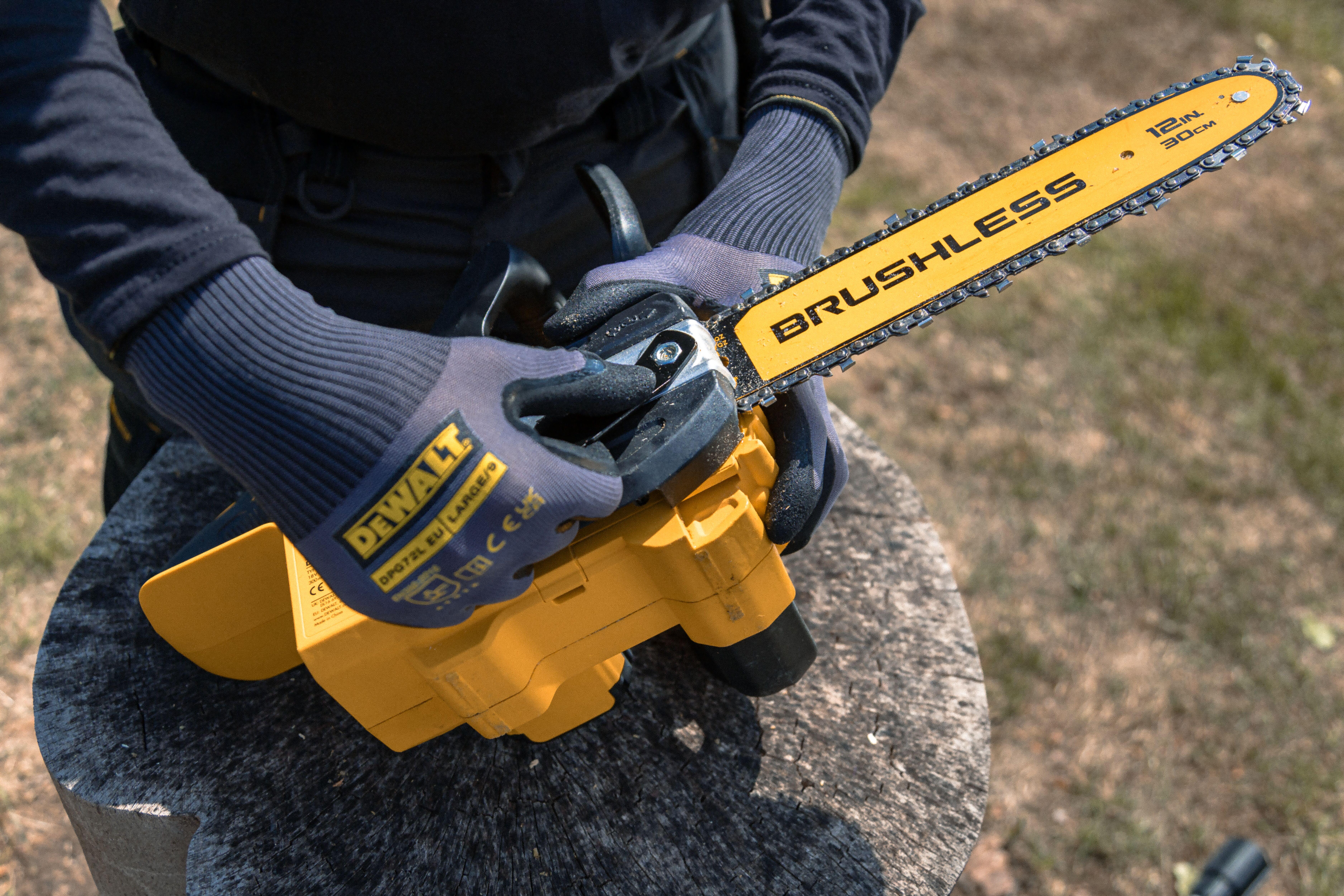 Tronçonneuse Compacte DEWALT XR 18V, Guide 30cm Sans Batterie, DCMCS565N-XJ - 11