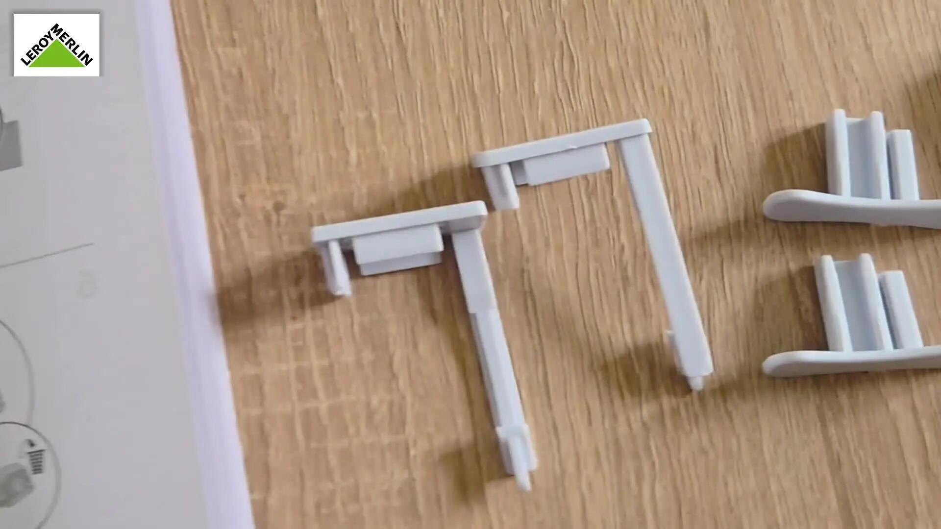 Découvrez la vidéo d'un de nos clients sur la pose de sa moustiquaire à enroulement vertical pour fenêtre ISOXA alu blanc gris 