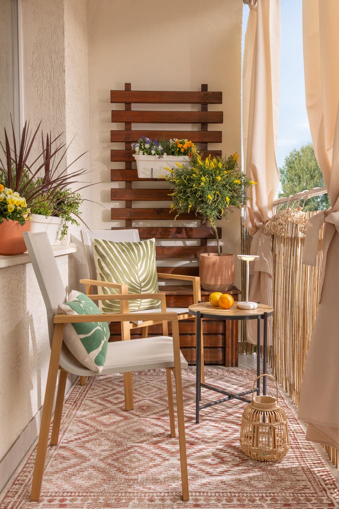 balkon w naturalnym stylu