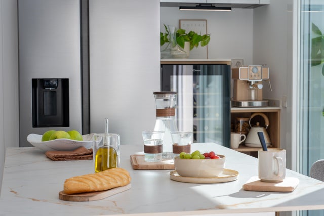 COCINA CON VINOTECA