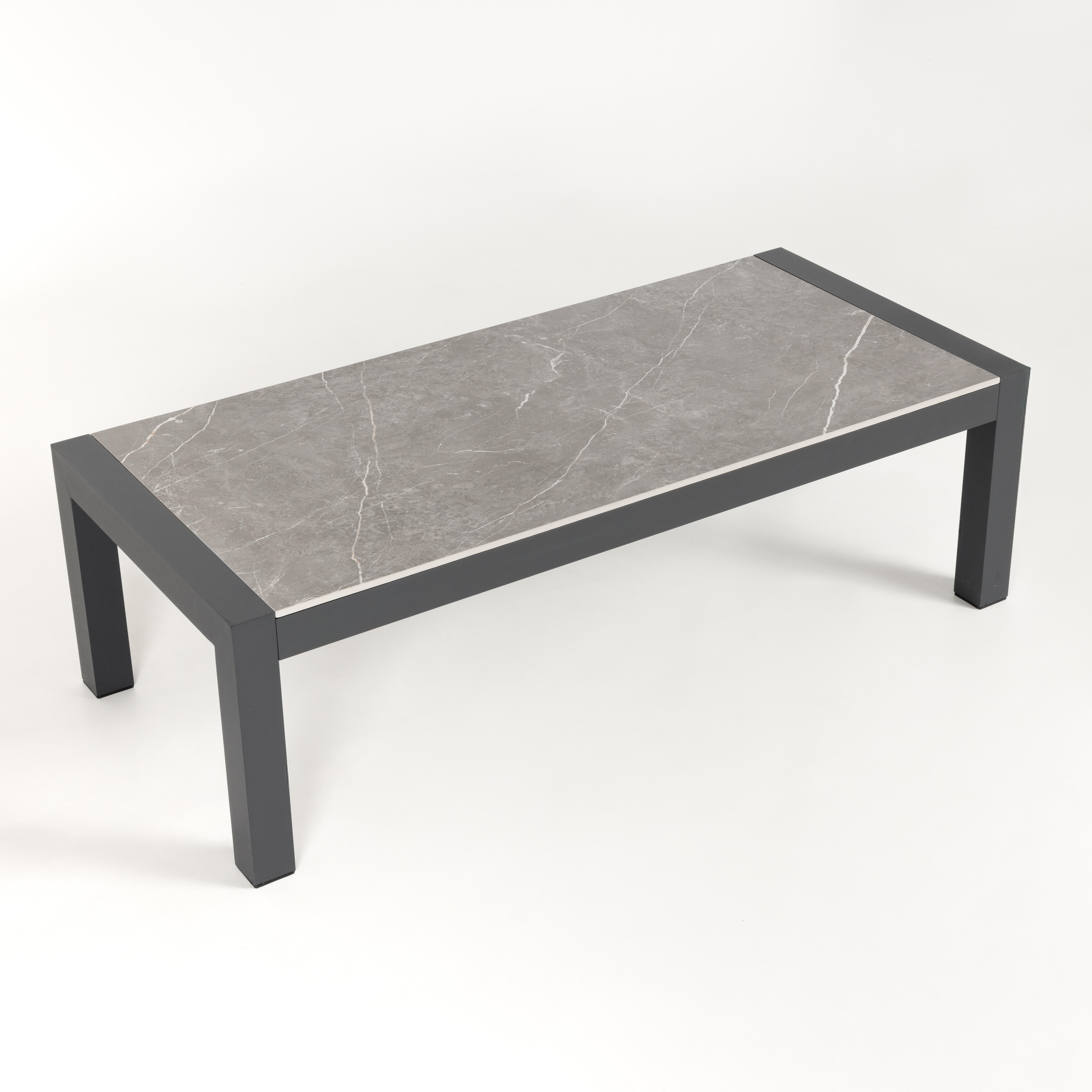 Gris / plata