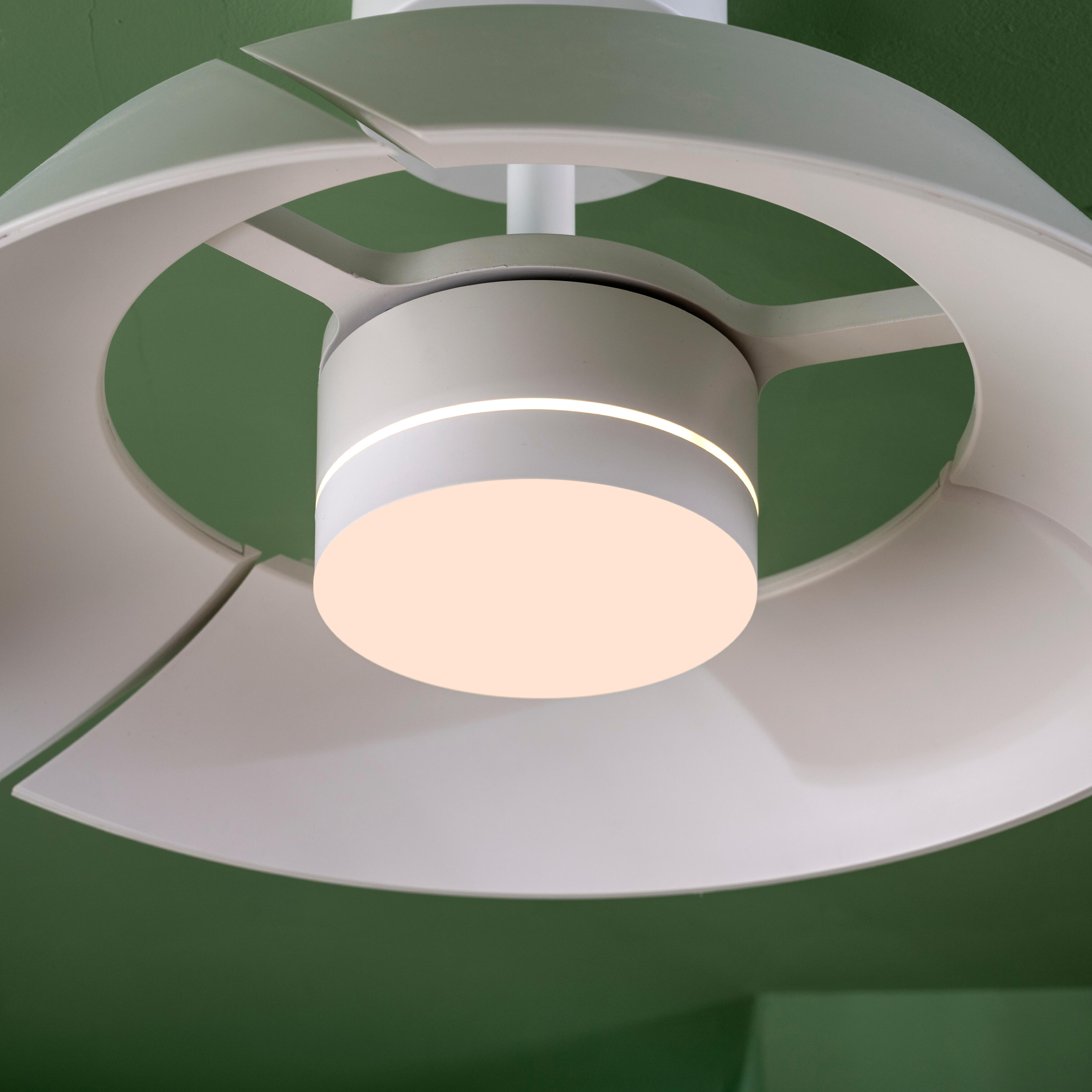 Ventilador de techo con luz retráctil silencioso DC 29W con mando WiFi/APP ø91 cm Cadix INSPIRE blanco luz CCT 3 aspas| 6 velocidades| autorregulable| modo verano/invierno| brisa| temporizador| recomendado de 13 a 20m² - 5