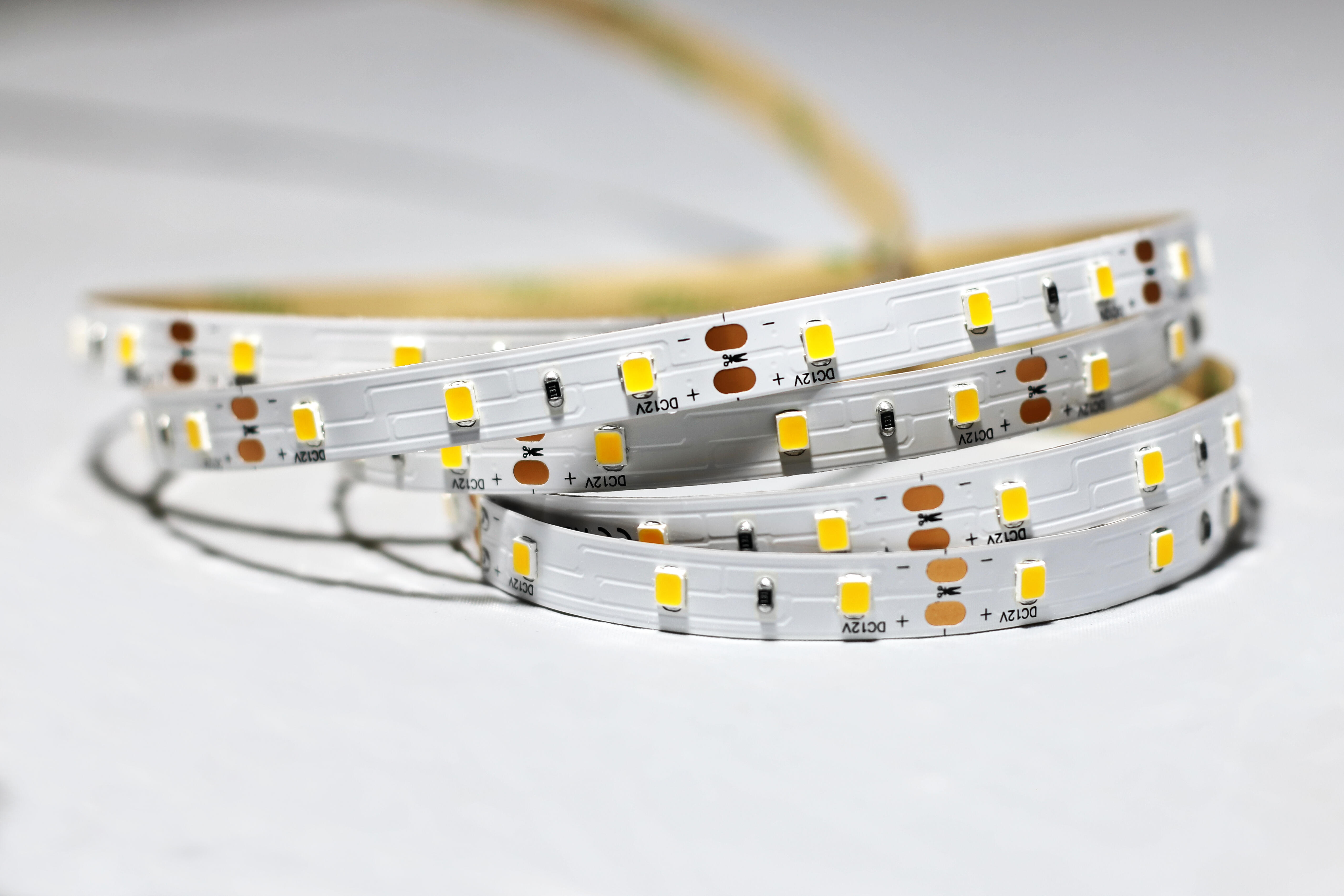 Taśma LED HQS 24V 6W 630 lm/m 3000K IP33 1 mb MW Lighting - 2