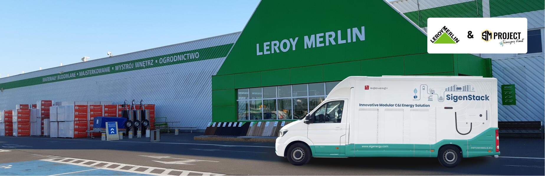 zdjęcie furgonetki przed sklepem i logo Leroy Merlin oraz SM Project