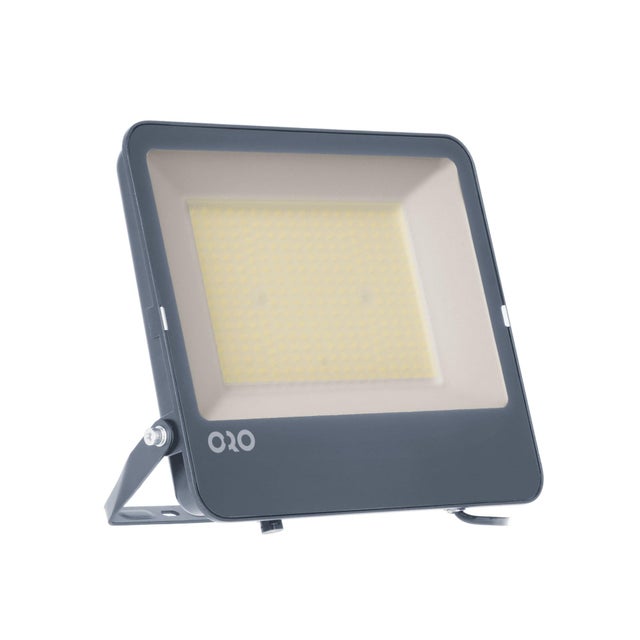 Naświetlacz LED PRO 5 lat gwarancji, dodatkowo zabezpieczony zasilacz, 200W, strumień do kąta 26000Lm, strumień całkowity 32000Lm, 4000K, IP65