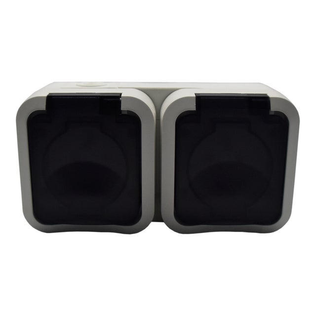 Aqua Pro biały gniazdo 2x2P+Z z klapką IP55