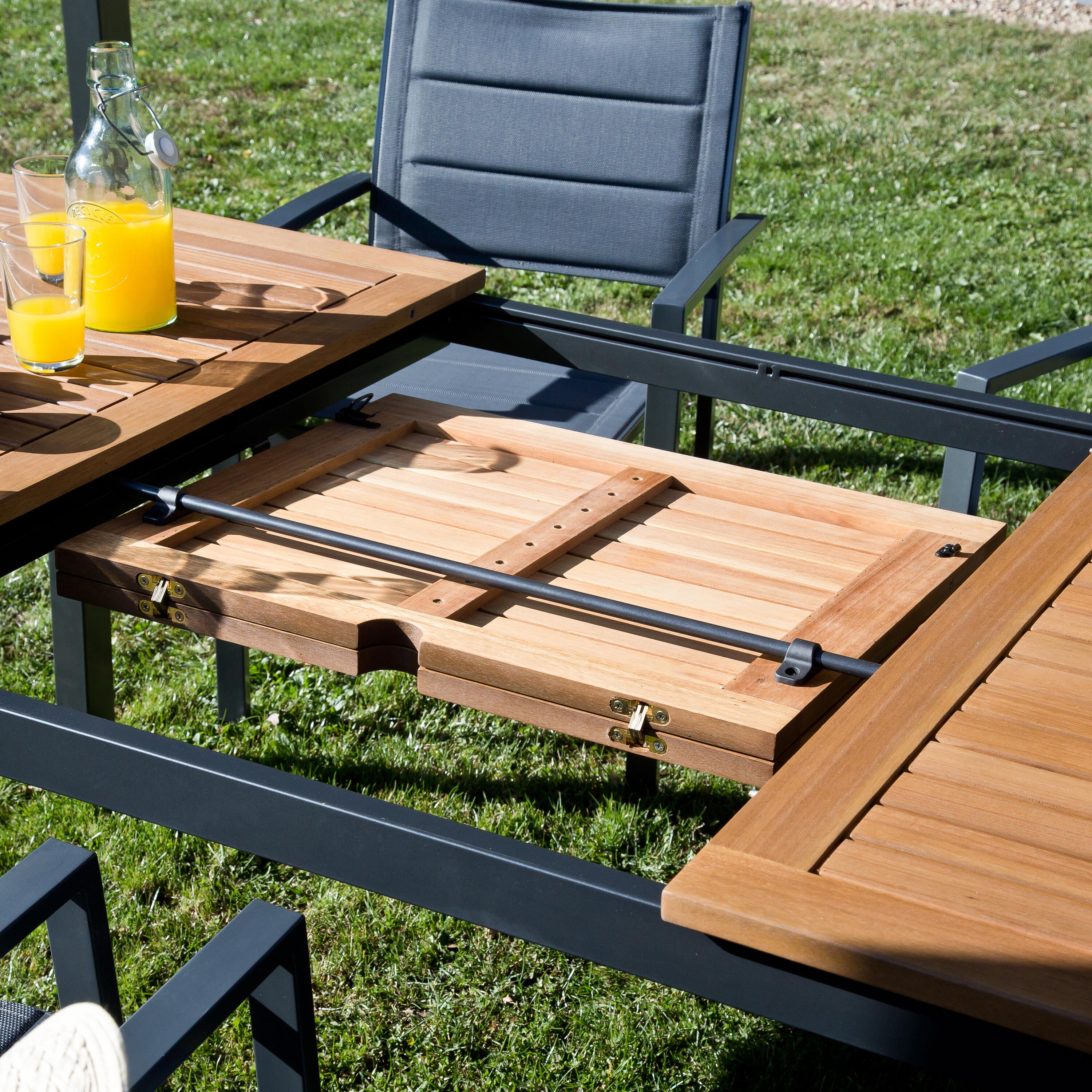 Tavolo da giardino allungabile Oris NATERIAL in alluminio grigio con piano in eucalipto per 6 persone 180/240x100cm - 20