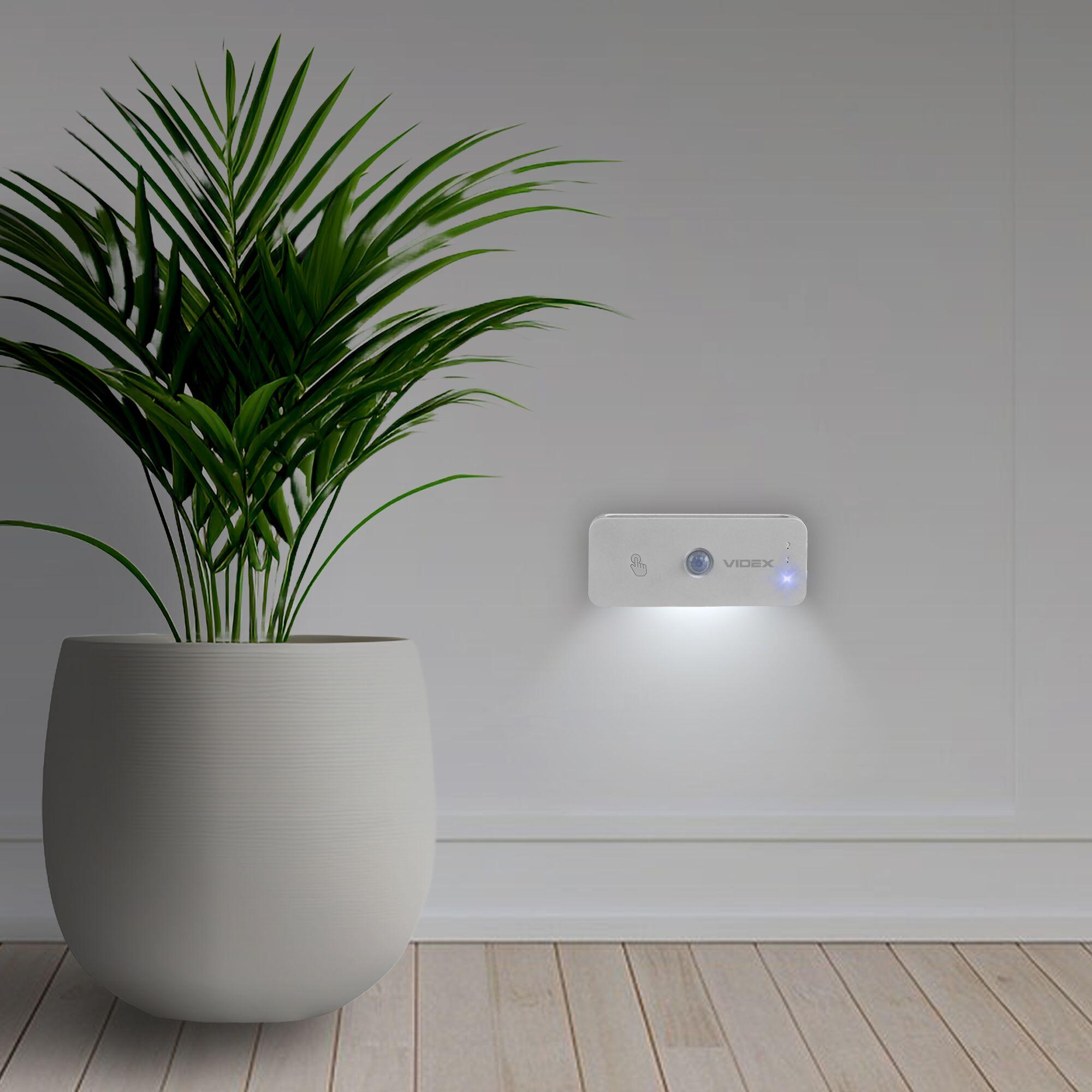 Lampka LED z akumulatorem i czujnikiem 1,5W - 2