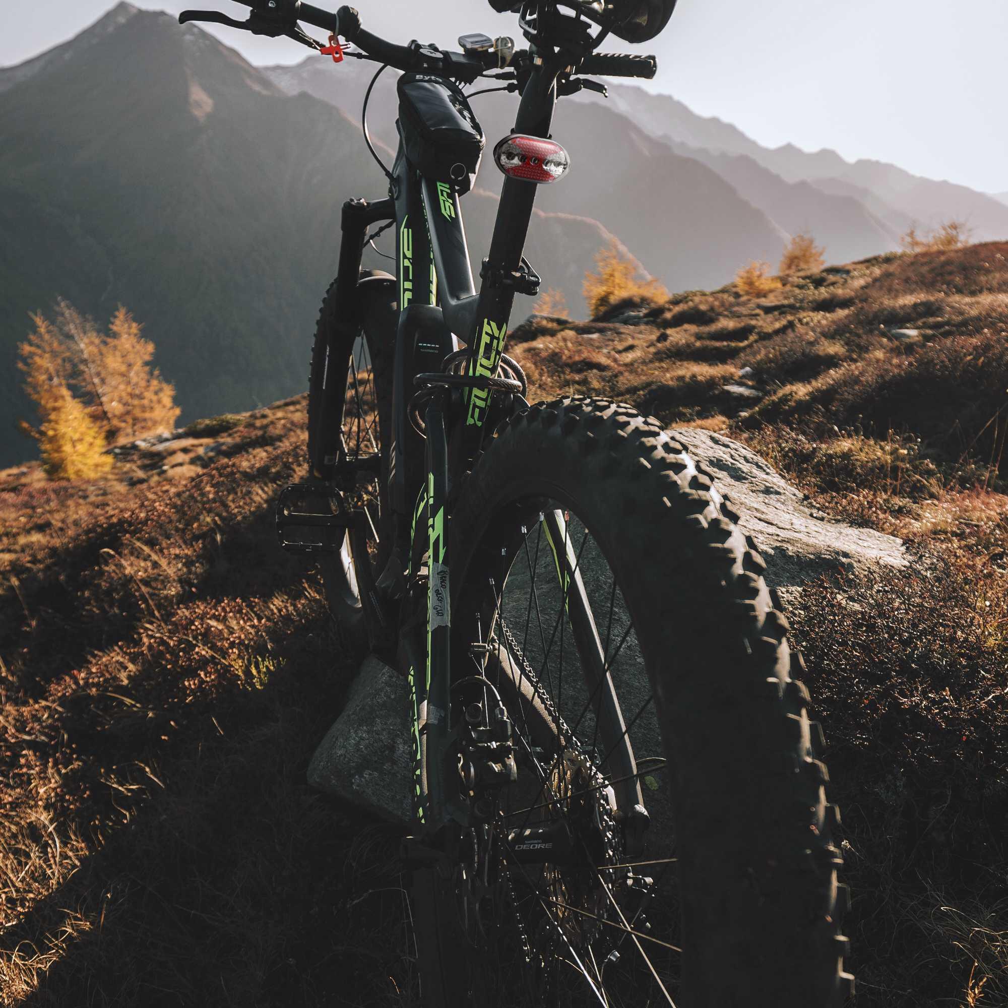 Zestaw latarek rowerowych przód+tył 5xAAA 100lm - 2
