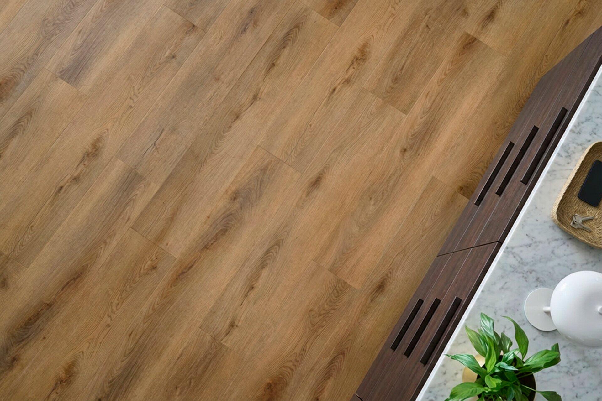 Panel winylowy SPC Dąb Garda kl.33 4+1,3 mm op. 2,235m2 - 2