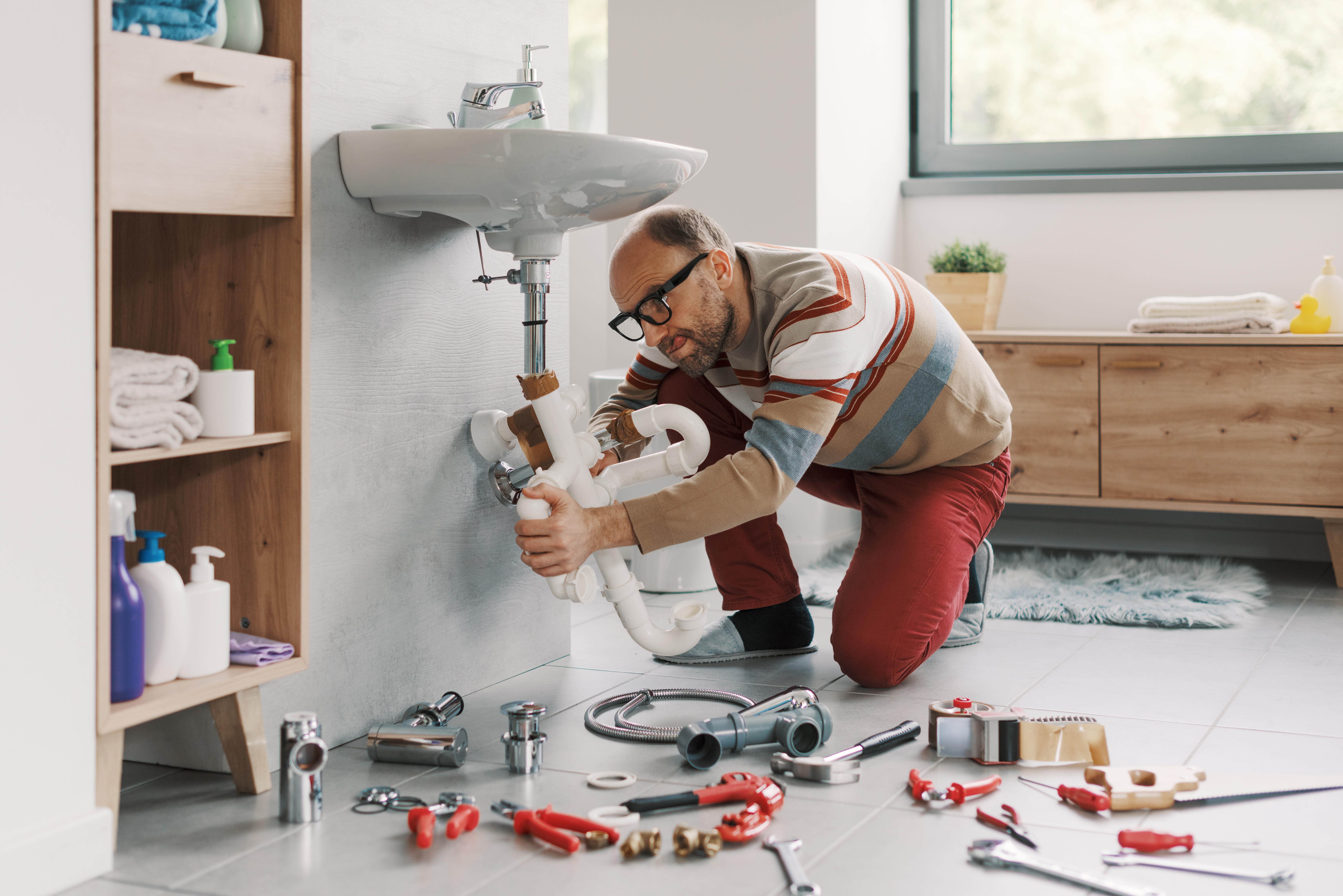 renovar canalização da casa de banho e cozinha 
