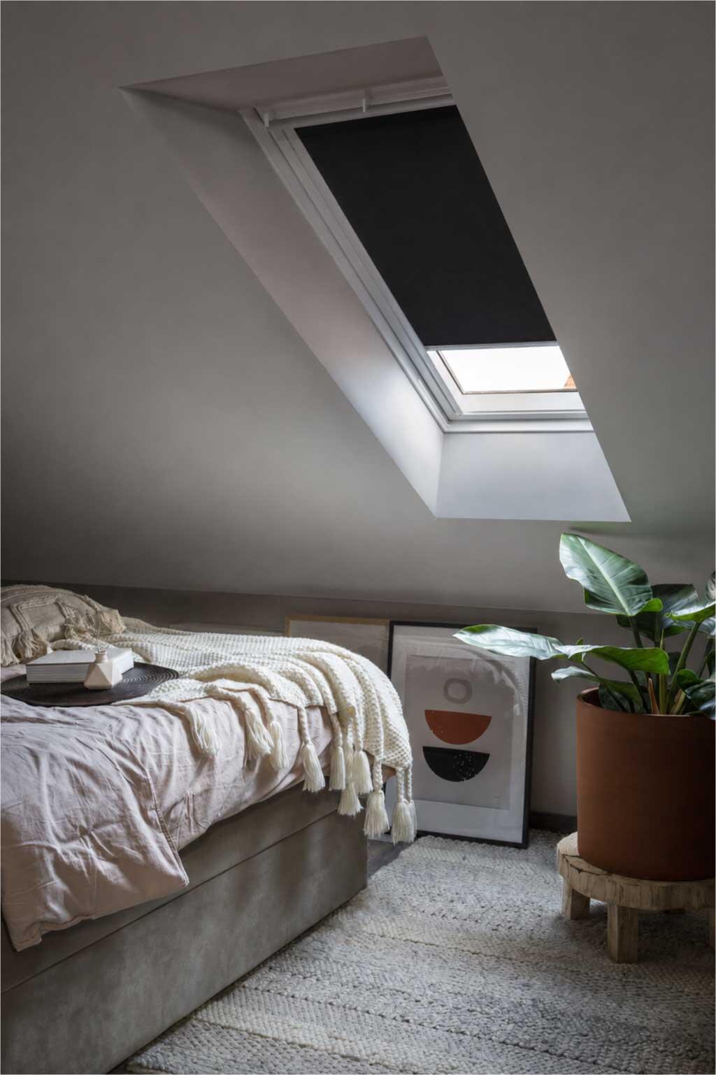 Store fenêtre de toit VELUX occultant noir DKL MK08 3009S, cadre gris - 6