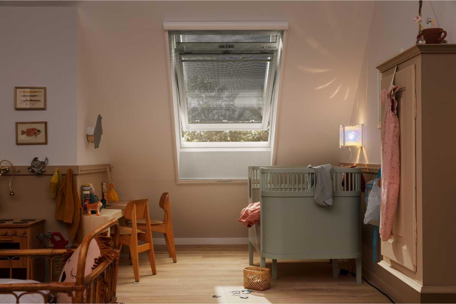 Store fenêtre de toit VELUX pare-soleil manuel noir MHL MK00 cadre Noir - 5