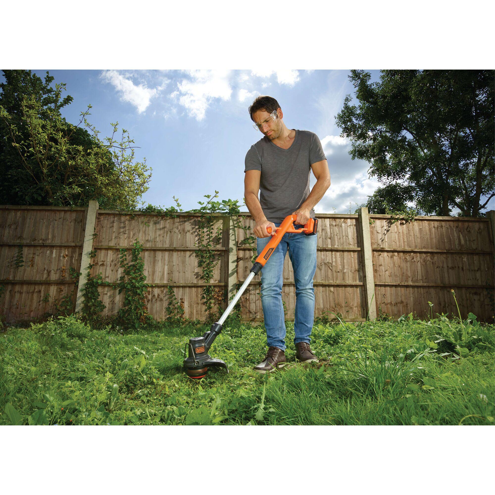 Aparador a bateria BLACK + DECKER ST1823-QW - 4