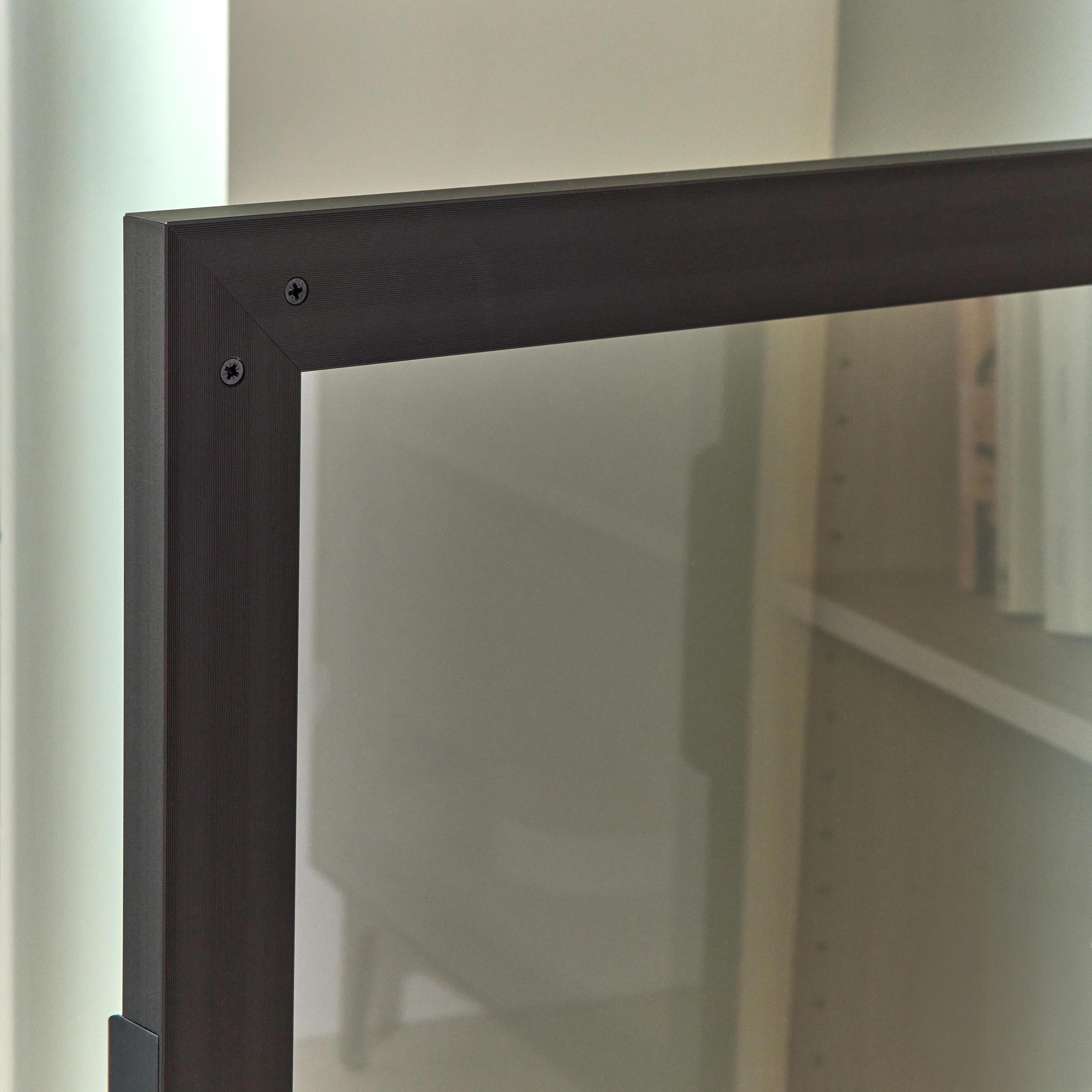 Porta vitrine alumínio 45x138 cm preto e vidro escuro Samara - 5