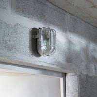 APLIQUE DE PARED EXTERIOR DE SUPERFICIE 60W BLANCO IP44 - 4