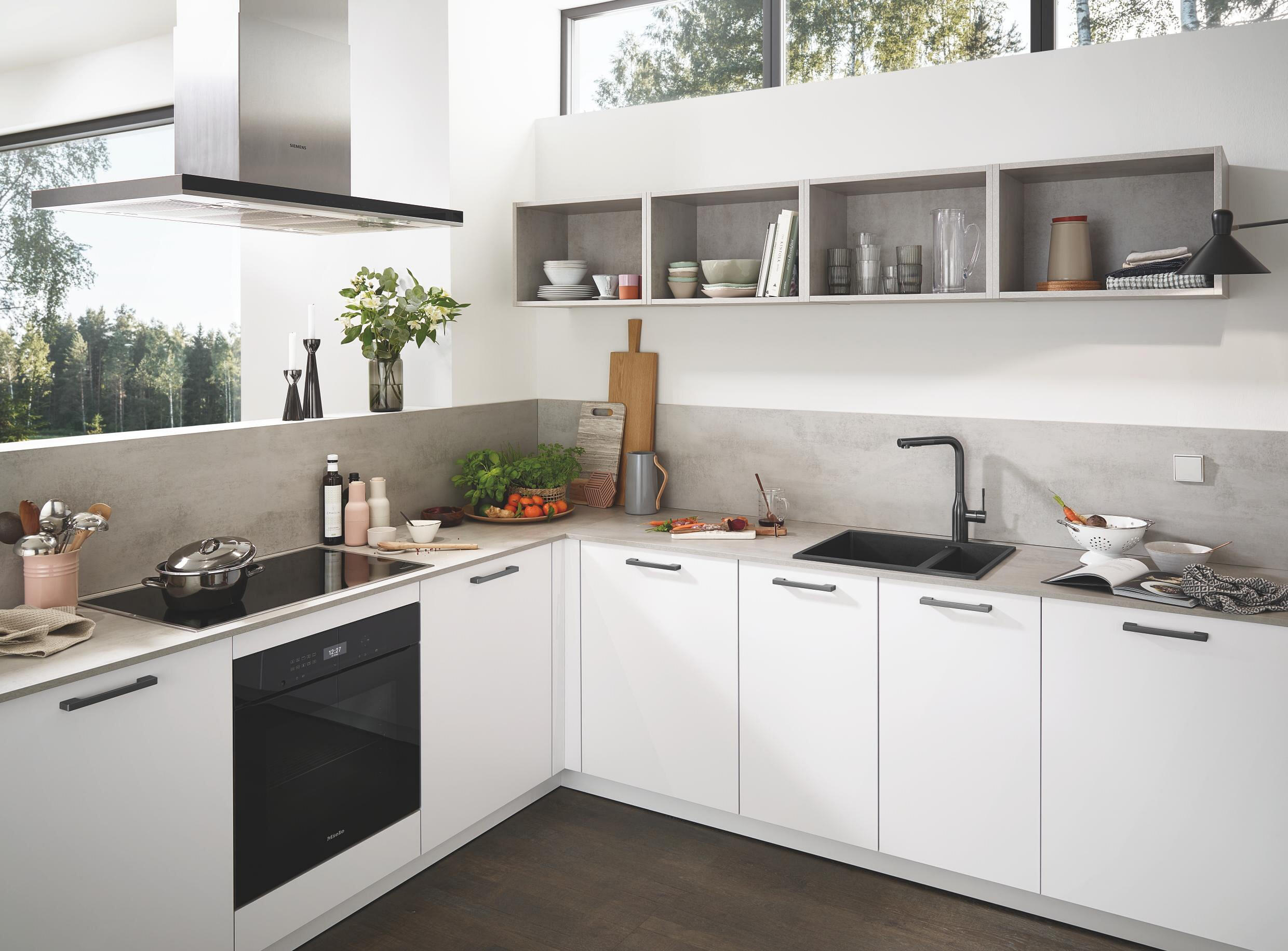 Rubinetto da cucina con doccetta a collo di cigno Essence antracite spazzolato satinato GROHE - 6