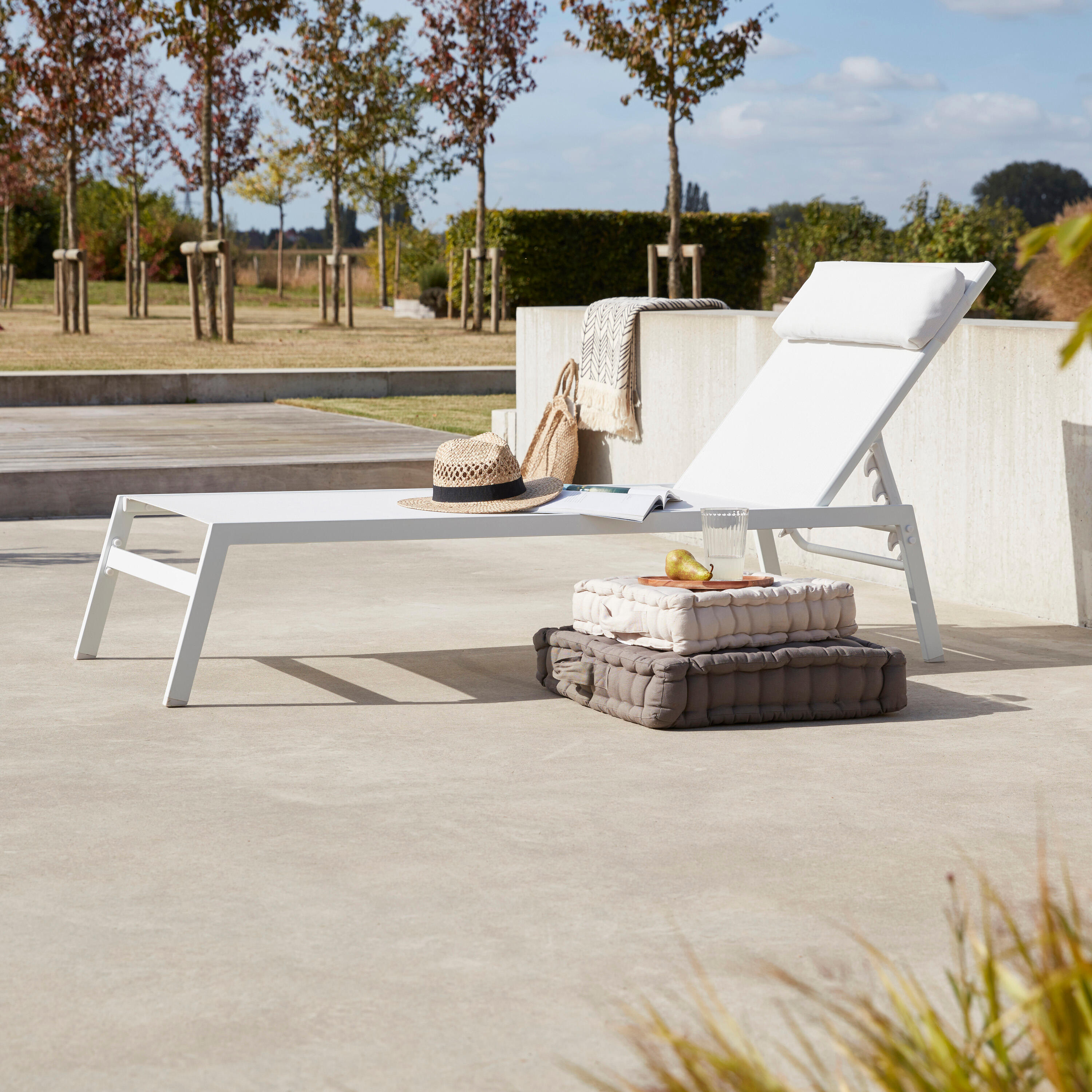 Tumbona de jardín NATERIAL Riba de metal blanco 61x33x199 cm - 13