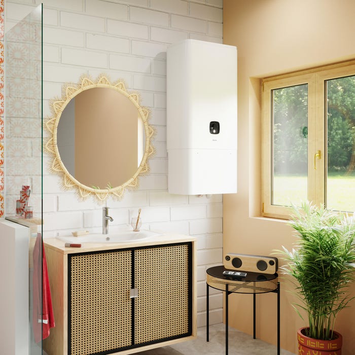 chauffe-eau blanc gain de place avec cache raccord